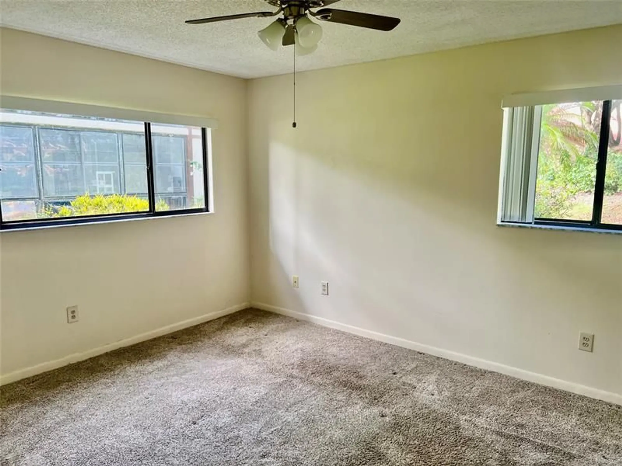 Property Slideshow image 5 of 6 | 9384 s belfort cir 101, Tamarac, FL, 33321