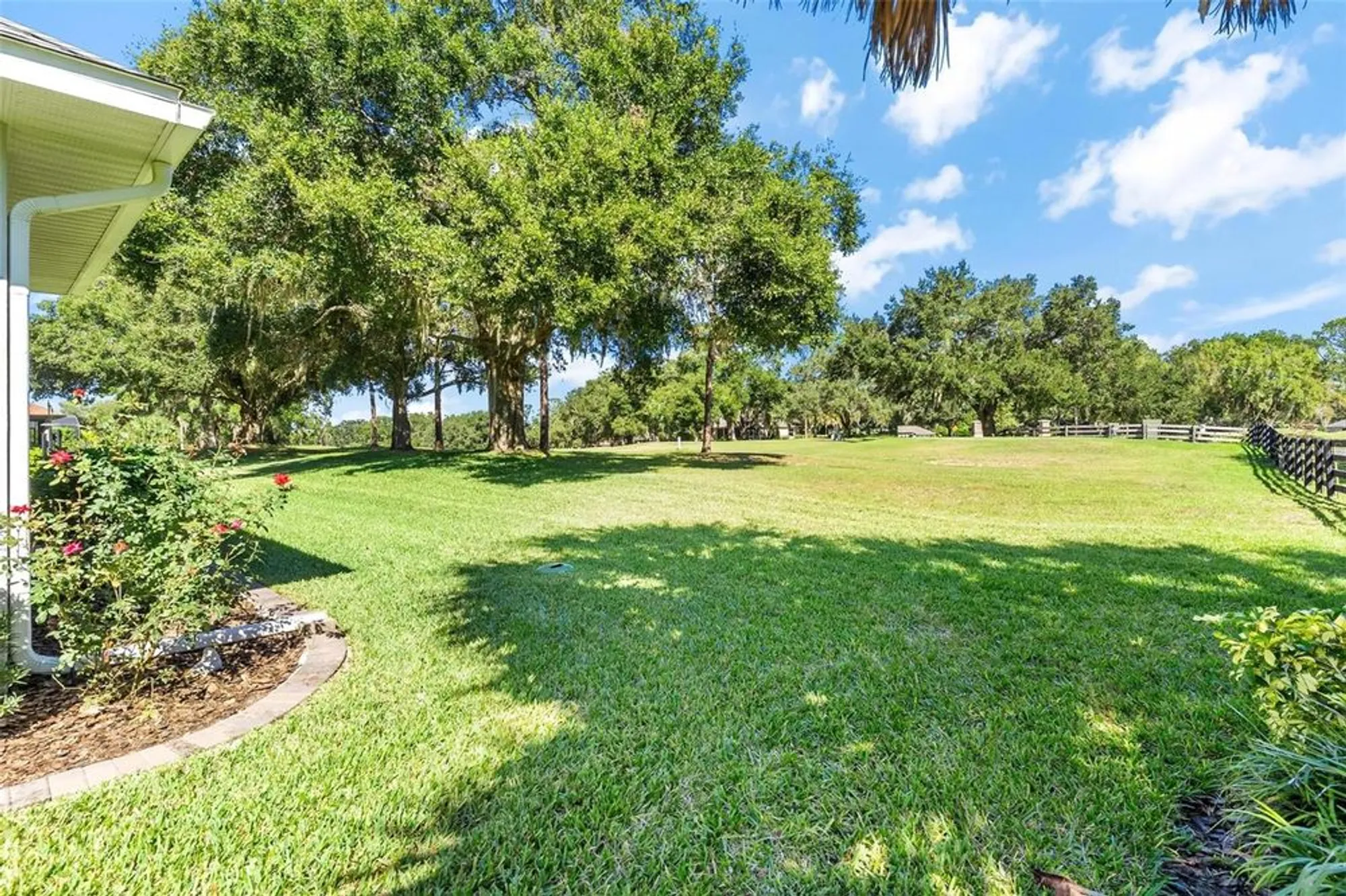 Property Slideshow image 46 of 56 | 5066 greens dr, Lady Lake, FL, 32159