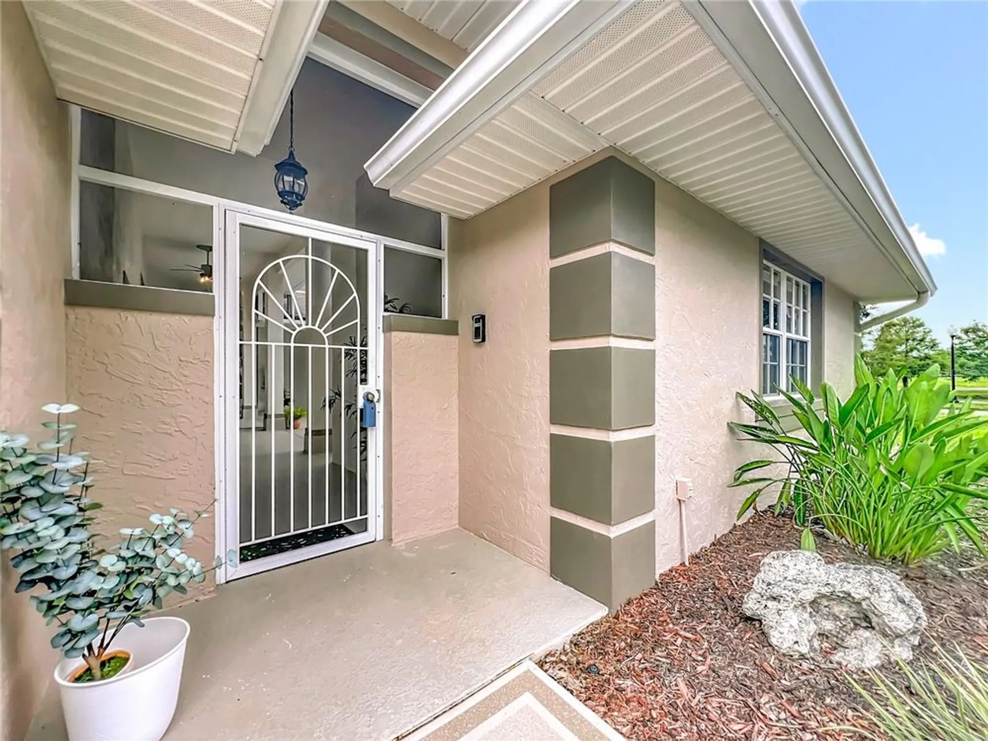 Property Slideshow image 7 of 73 | 5902 princess diana ct, Leesburg, FL, 34748