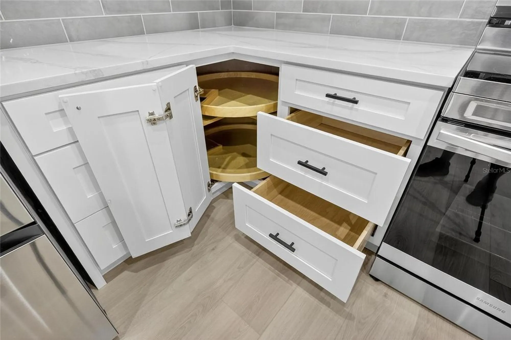 Property Slideshow image 14 of 49 | 1103 villeroy dr, Sun City Center, FL, 33573