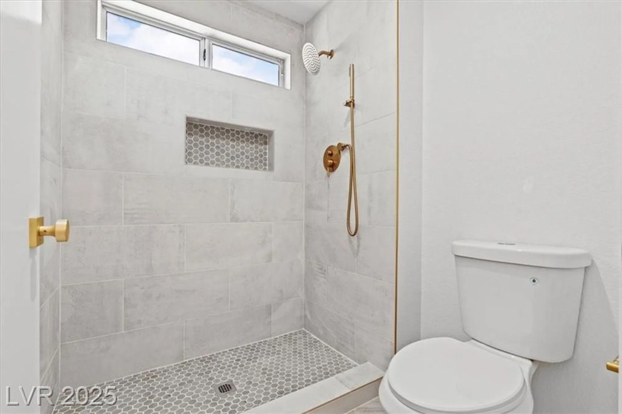 Property Slideshow image 21 of 24 | 2824 morning ridge dr, Las Vegas, NV, 89134