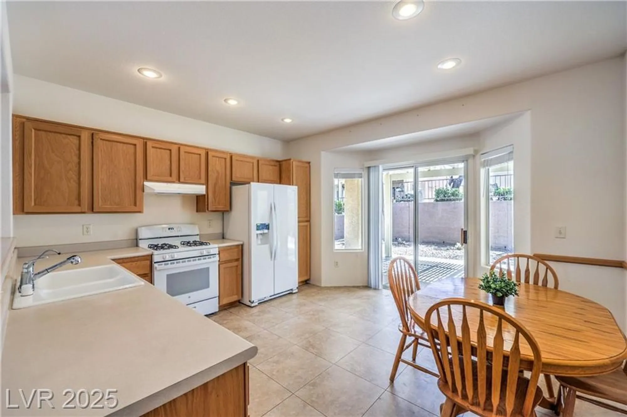 Property Slideshow image 4 of 26 | 2535 leighton ave, Henderson, NV, 89052