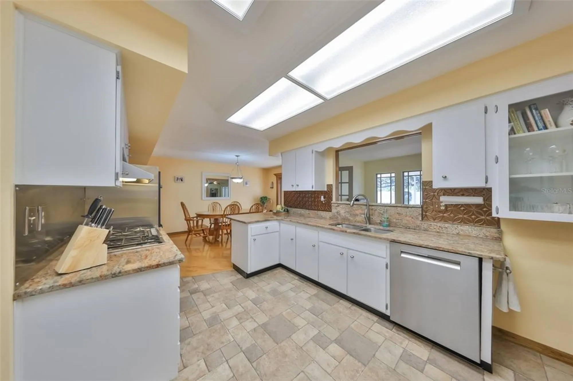 Property Slideshow image 19 of 52 | 1818 danbury dr, Sun City Center, FL, 33573