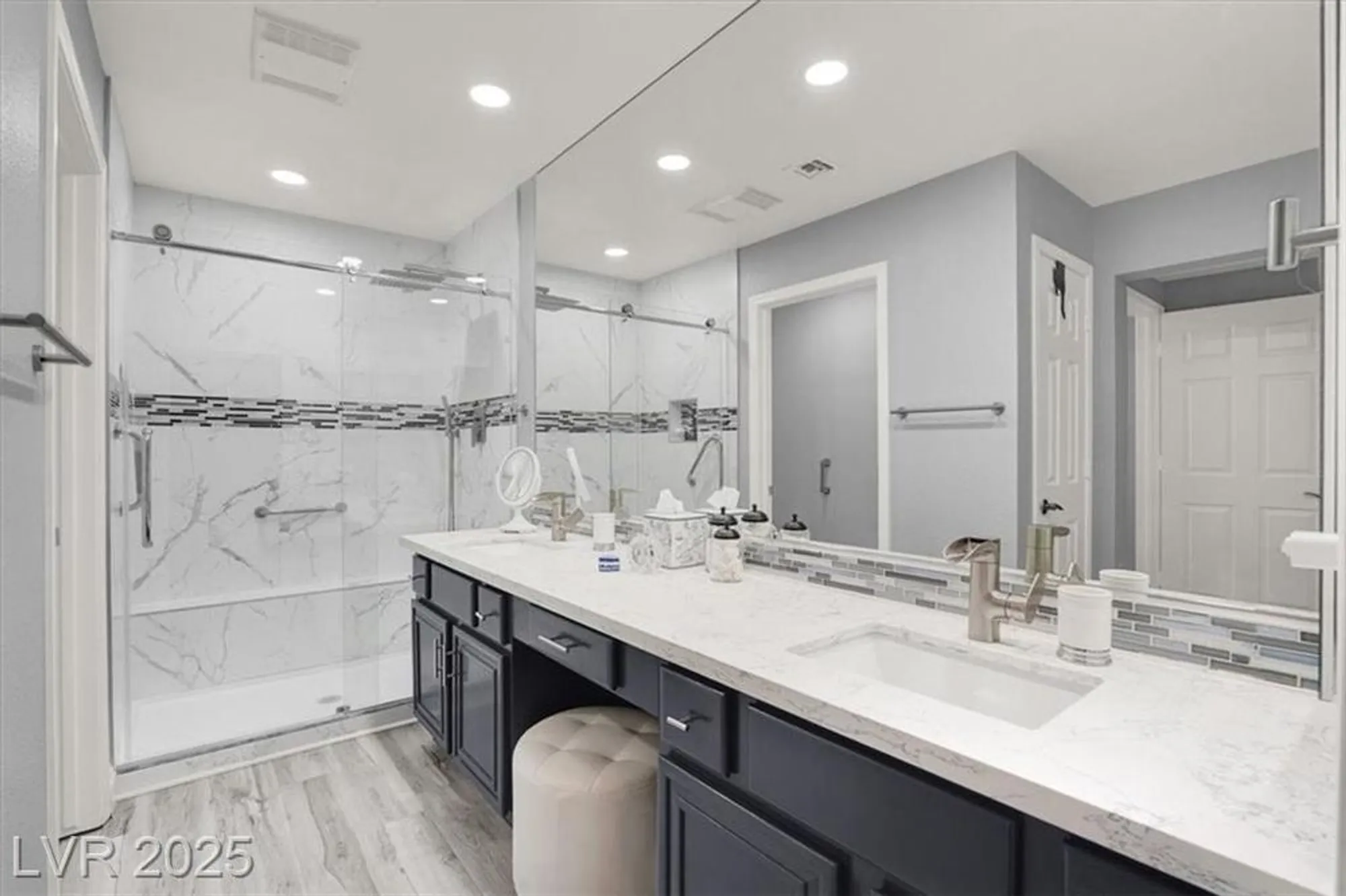 Property Slideshow image 18 of 26 | 2408 dove valley ct, Las Vegas, NV, 89134