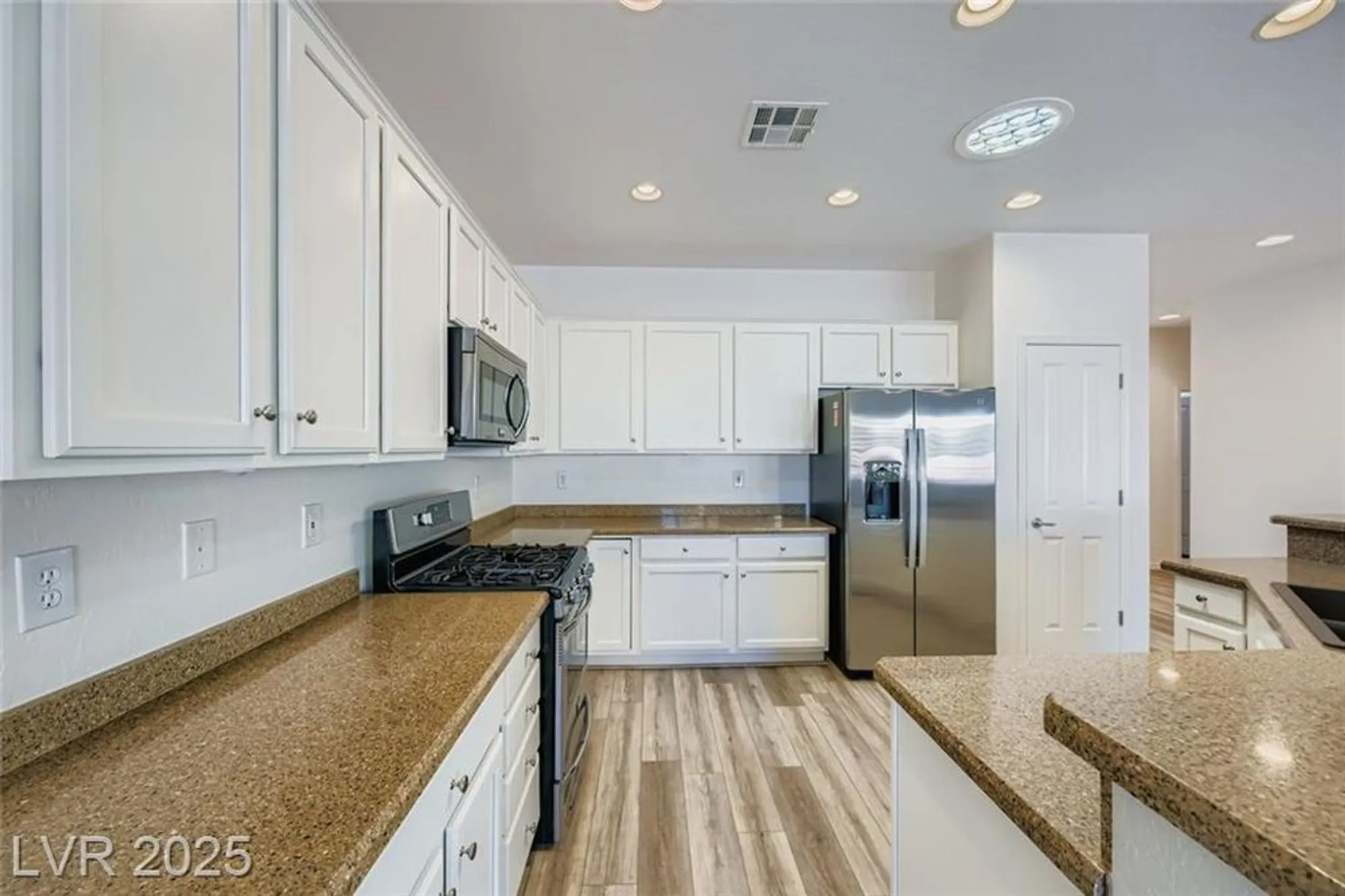 Property Slideshow image 7 of 33 | 3220 flinthead dr, North Las Vegas, NV, 89084