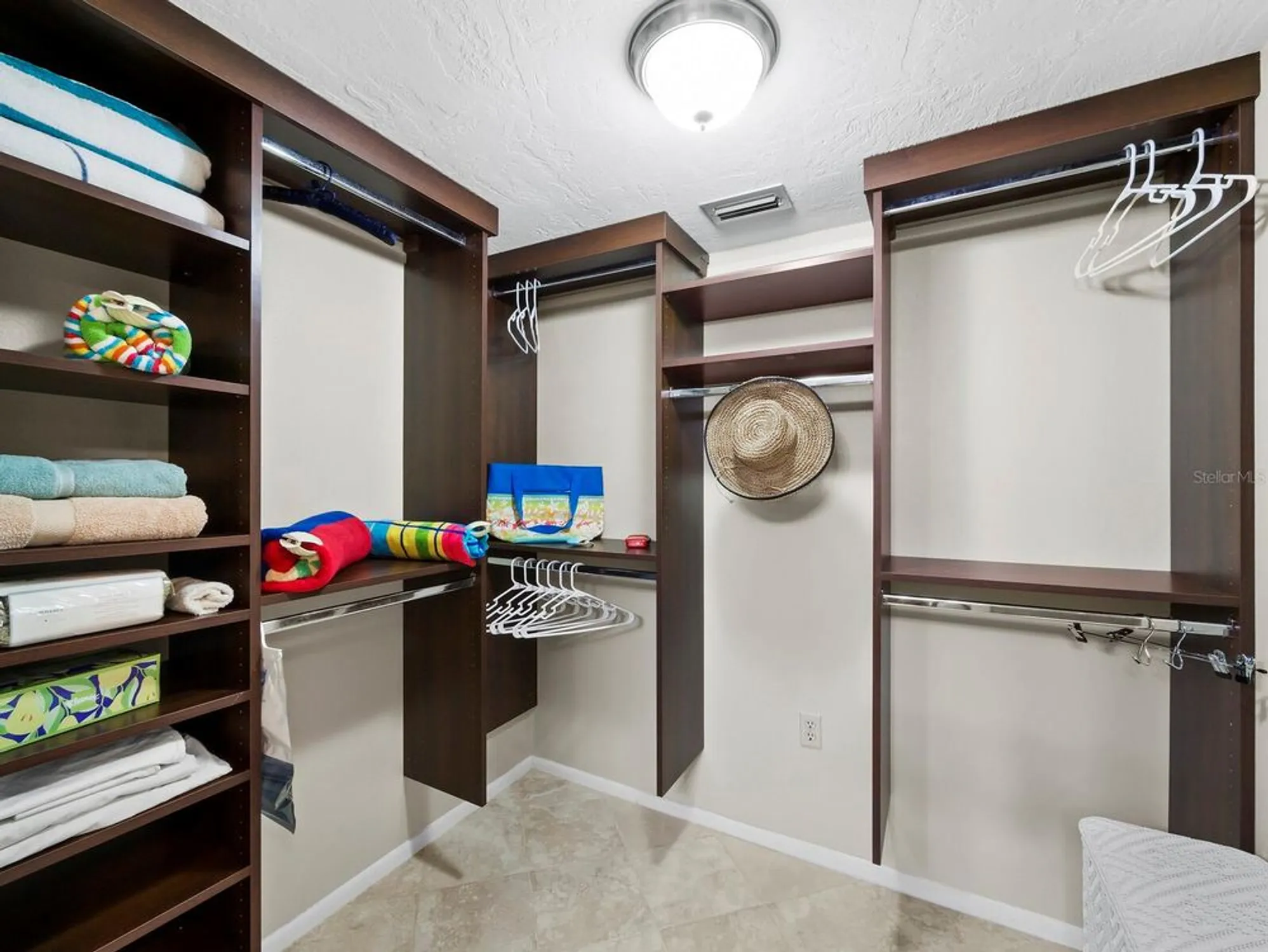 Property Slideshow image 32 of 67 | 6110 country club way 102, Sarasota, FL, 34243