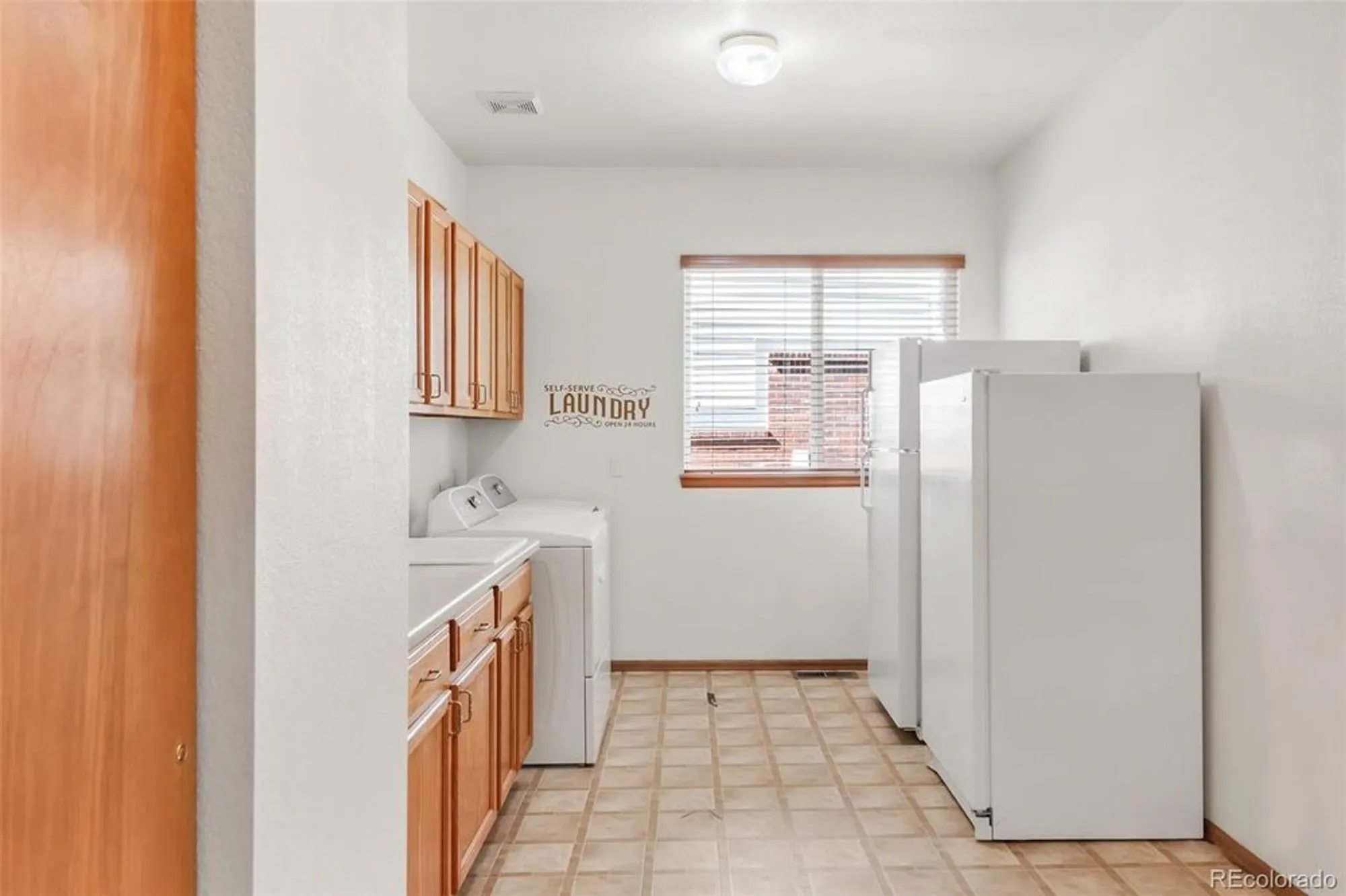 Property Slideshow image 40 of 47 | 23562 e phillips pl, Aurora, CO, 80016