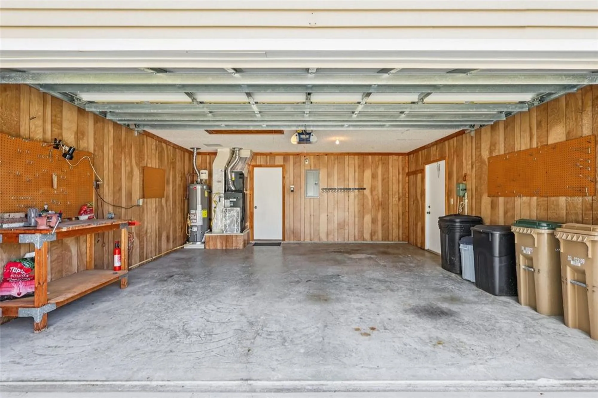 Property Slideshow image 31 of 38 | 305 brigadoon cir, Leesburg, FL, 34788