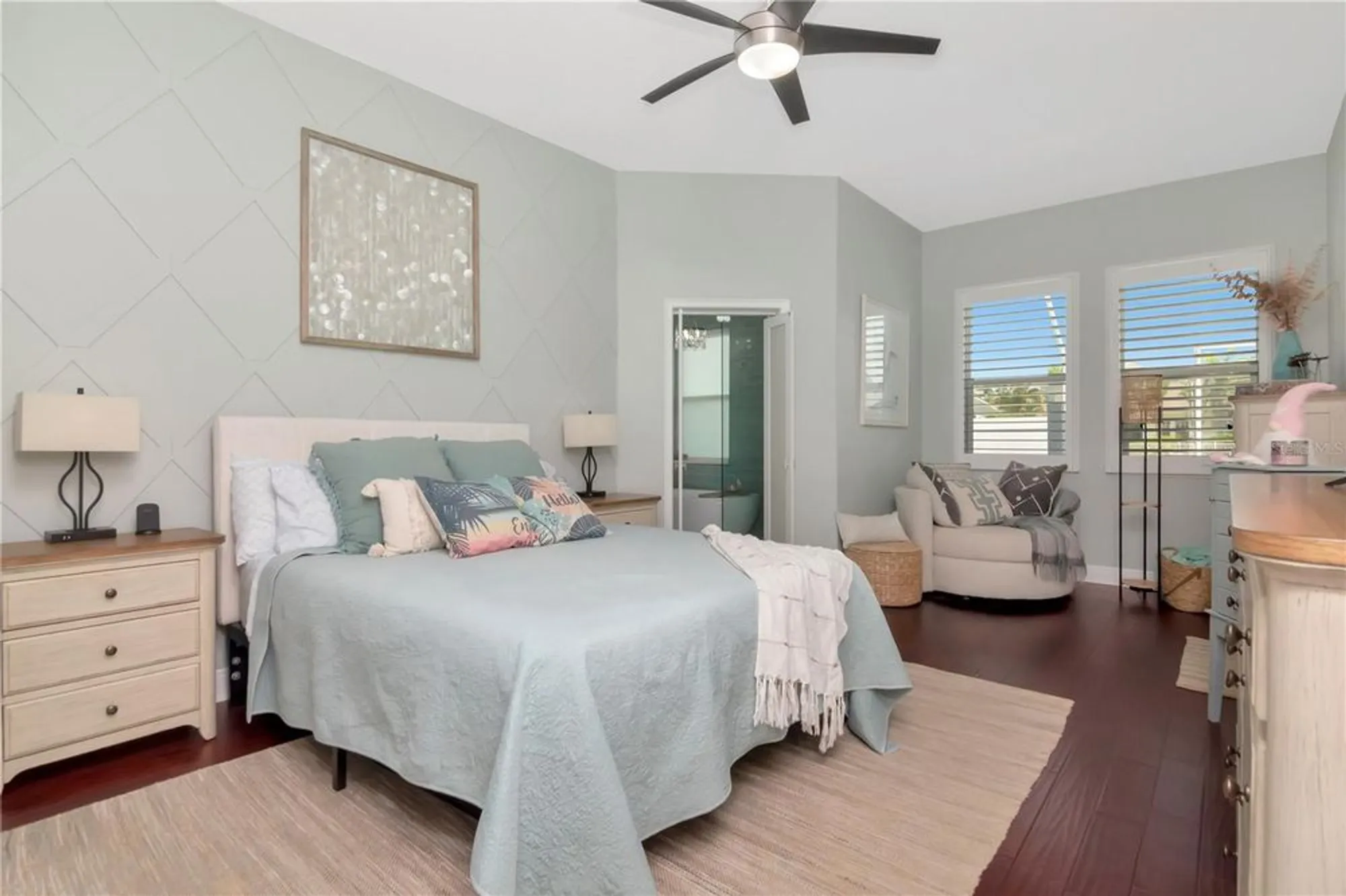 Property Slideshow image 14 of 43 | 5721 sea turtle pl, Apollo Beach, FL, 33572