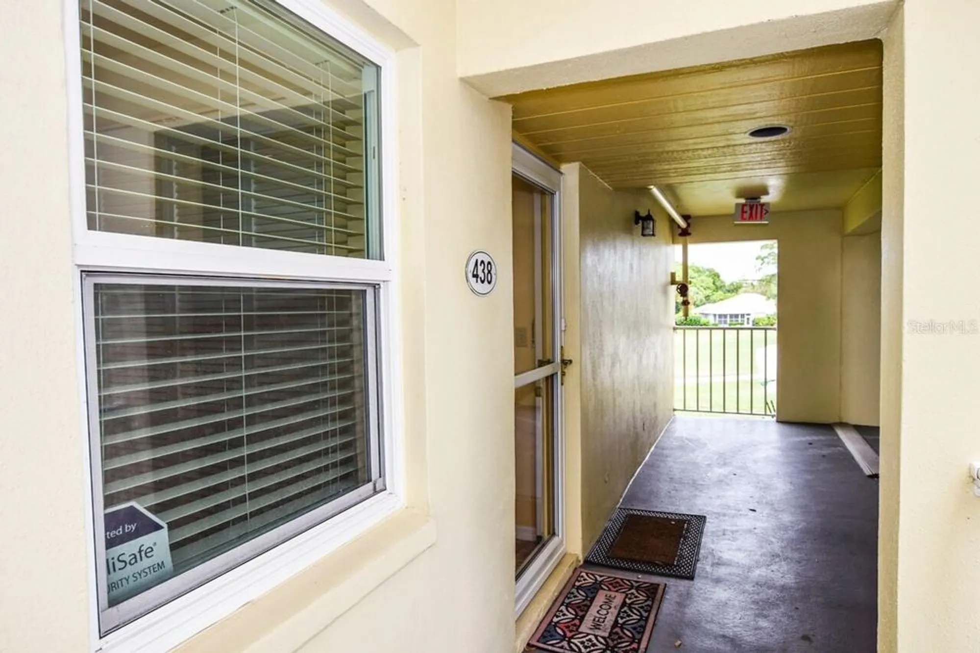 Property Slideshow image 2 of 44 | 433 cerromar ln 438, Venice, FL, 34293