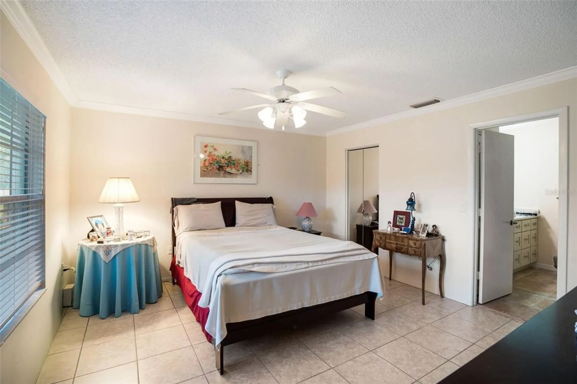 Property Slideshow image 14 of 23 | 4217 oakhurst cir 3023, Sarasota, FL, 34233