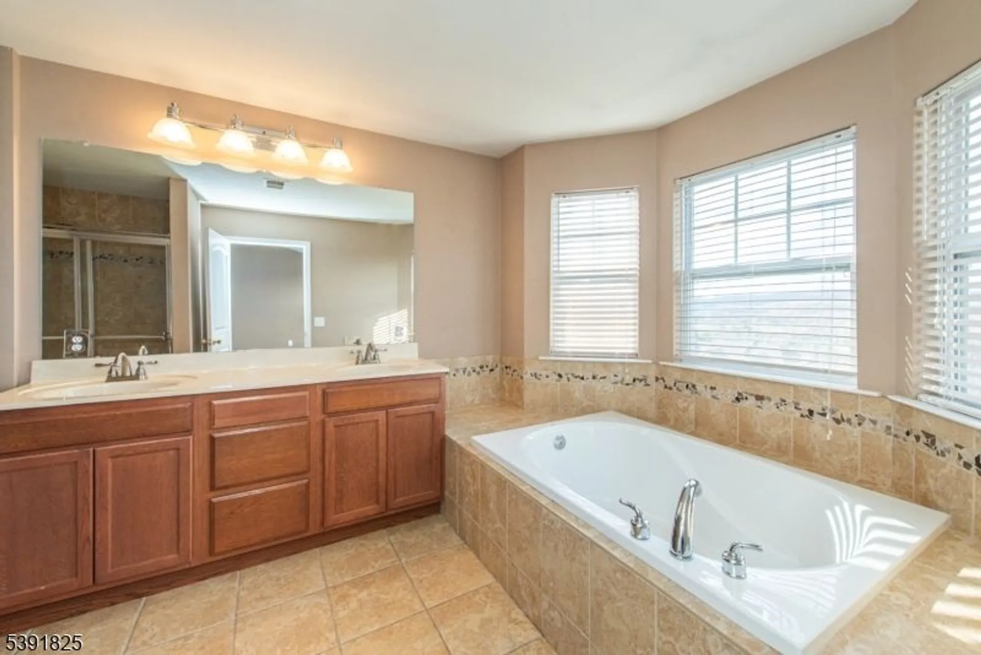 Property Slideshow image 12 of 23 | 21 junegrass way, Hackettstown, NJ, 07840