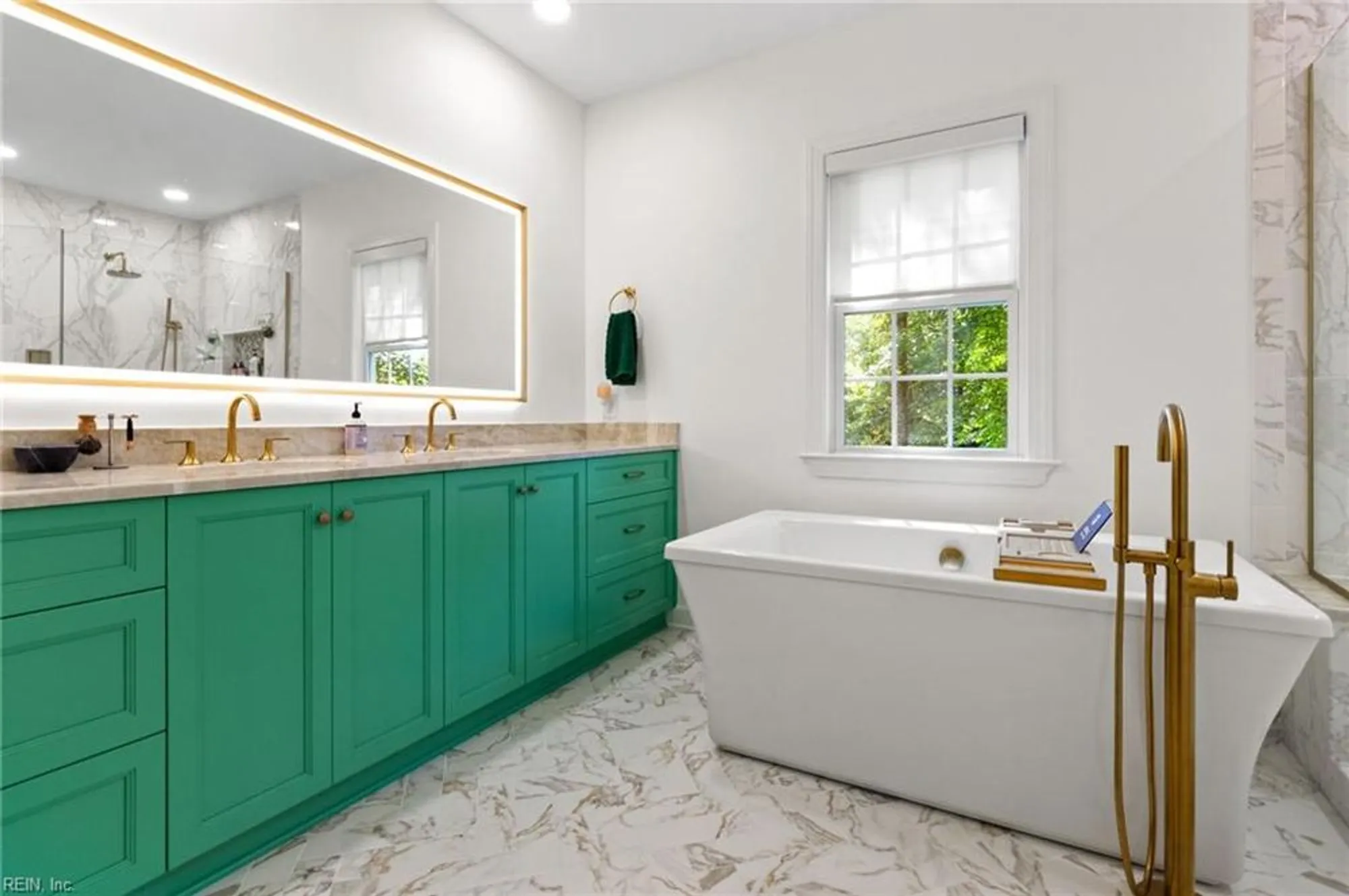 Property Slideshow image 19 of 45 | 147 country club dr, Williamsburg, VA, 23188