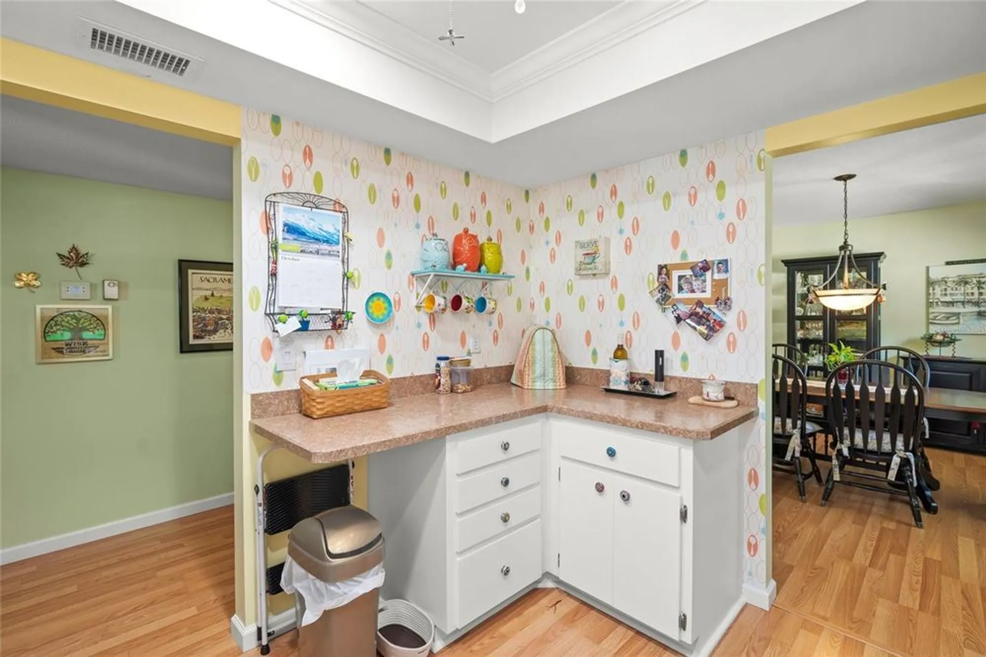 Property Slideshow image 12 of 41 | 1325 glen oaks dr 133, Sarasota, FL, 34232