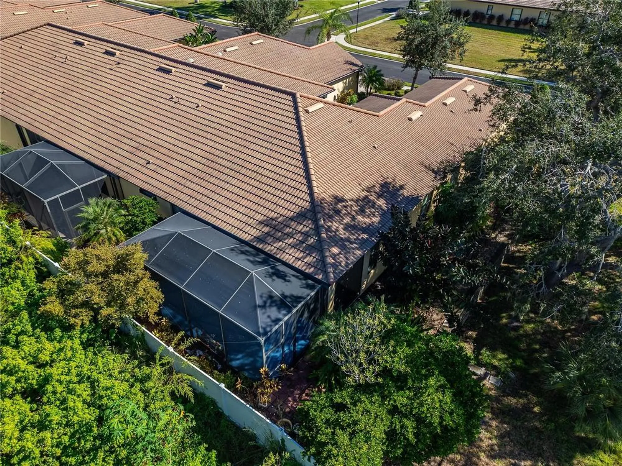 Property Slideshow image 52 of 72 | 420 cedar falls dr, Apollo Beach, FL, 33572