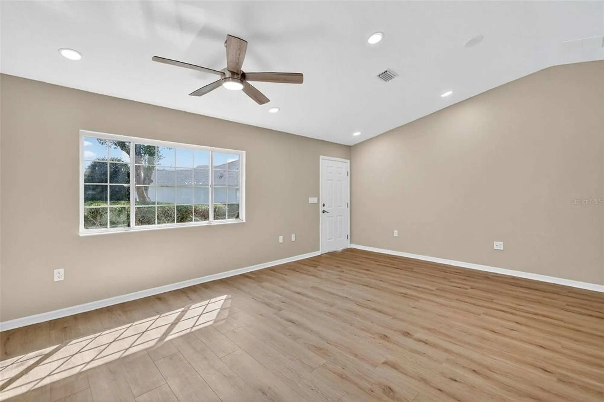 Property Slideshow image 4 of 29 | 13520 se 87th cir, Summerfield, FL, 34491