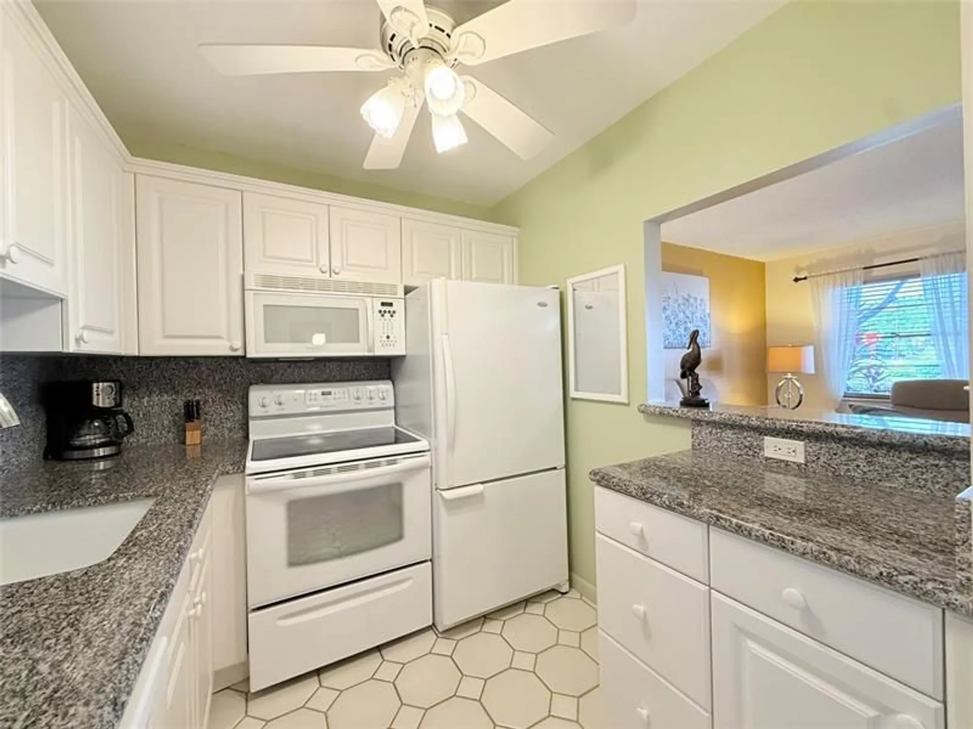 Property Slideshow image 15 of 44 | 1113 cambridge e # 1113, Deerfield Beach, FL, 33442