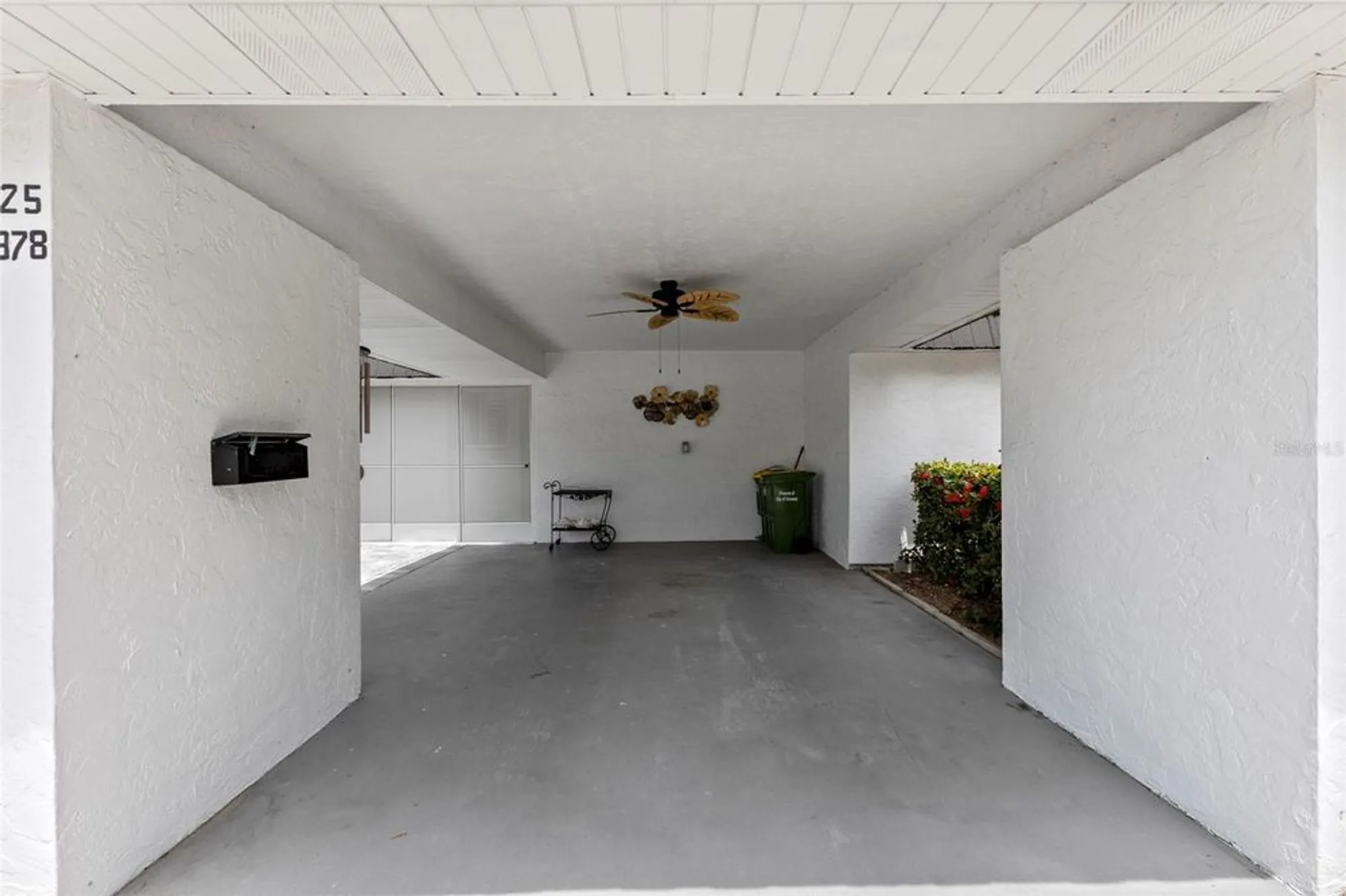 Property Slideshow image 14 of 18 | 3978 overlook bnd # 25, Sarasota, FL, 34232