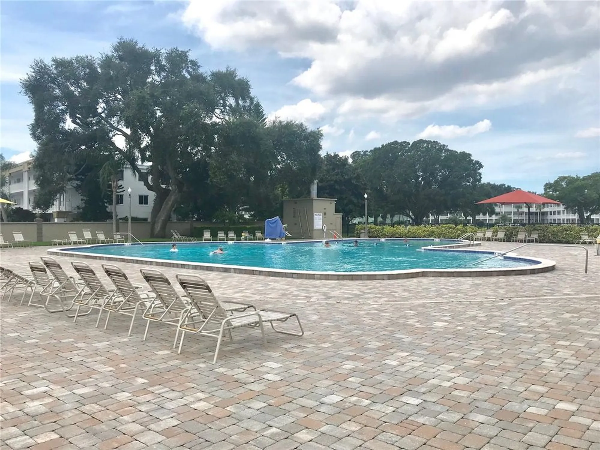 Property Slideshow image 43 of 49 | 2293 swedish dr 21, Clearwater, FL, 33763