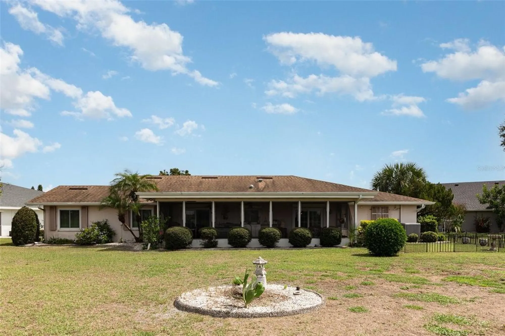 Property Slideshow image 32 of 48 | 305 cranston pl, Sun City Center, FL, 33573