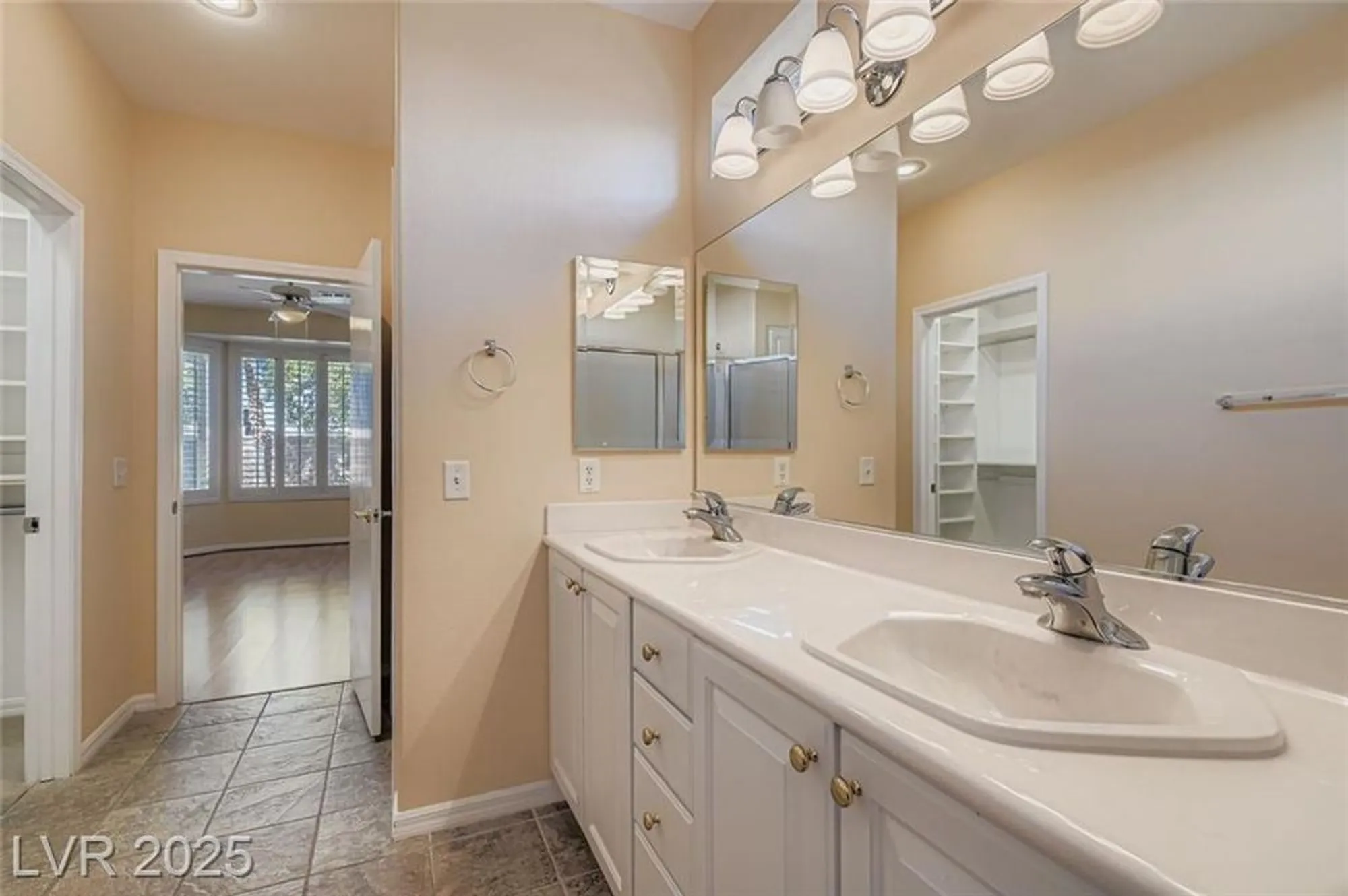 Property Slideshow image 16 of 37 | 10554 sopra ct, Las Vegas, NV, 89135