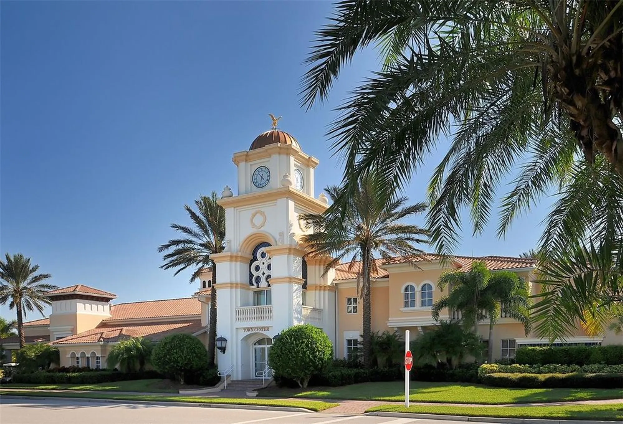 Property Slideshow image 54 of 100 | 5679 ferrara dr, Sarasota, FL, 34238