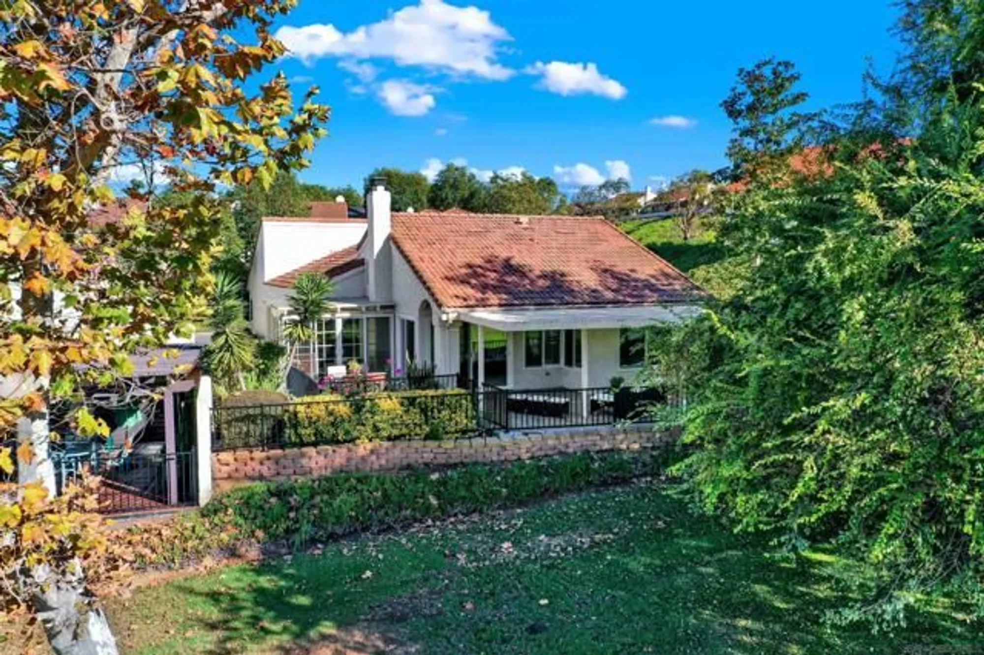 Property Slideshow image 39 of 50 | 17620 plaza ascope, San Diego, CA, 92128