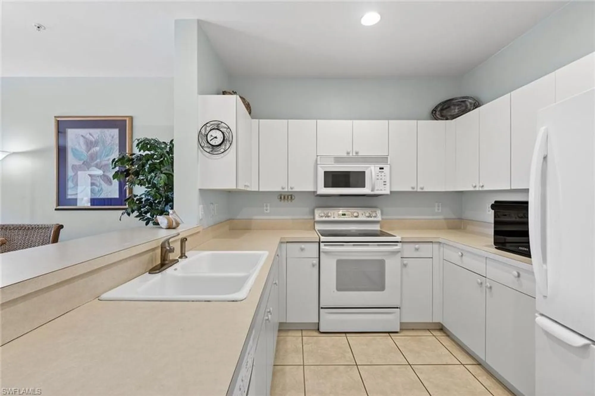 Property Slideshow image 14 of 48 | 3471 pointe creek ct 204, Bonita Springs, FL, 34134