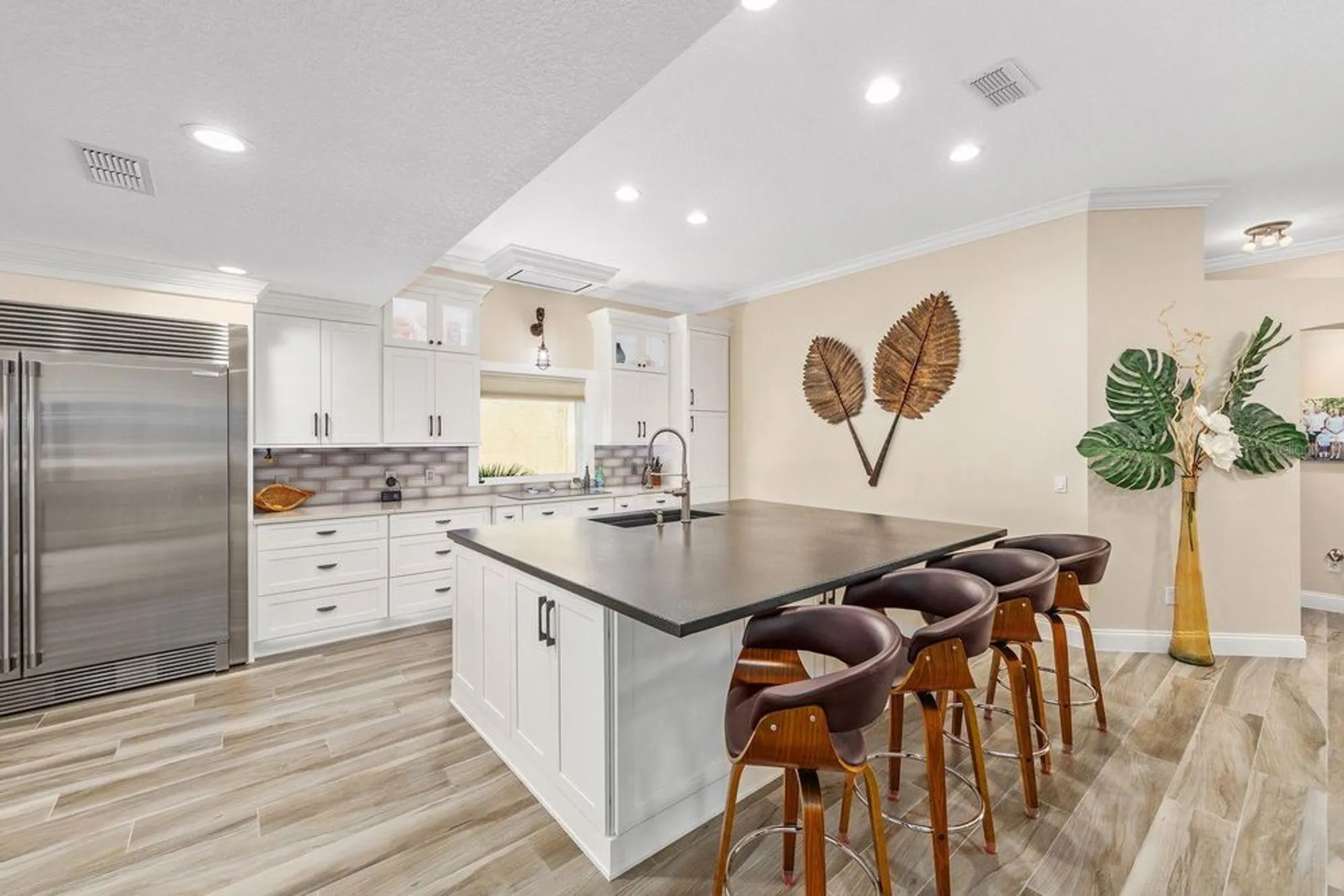 Property Slideshow image 6 of 38 | 917 ramos dr, The Villages, FL, 32159