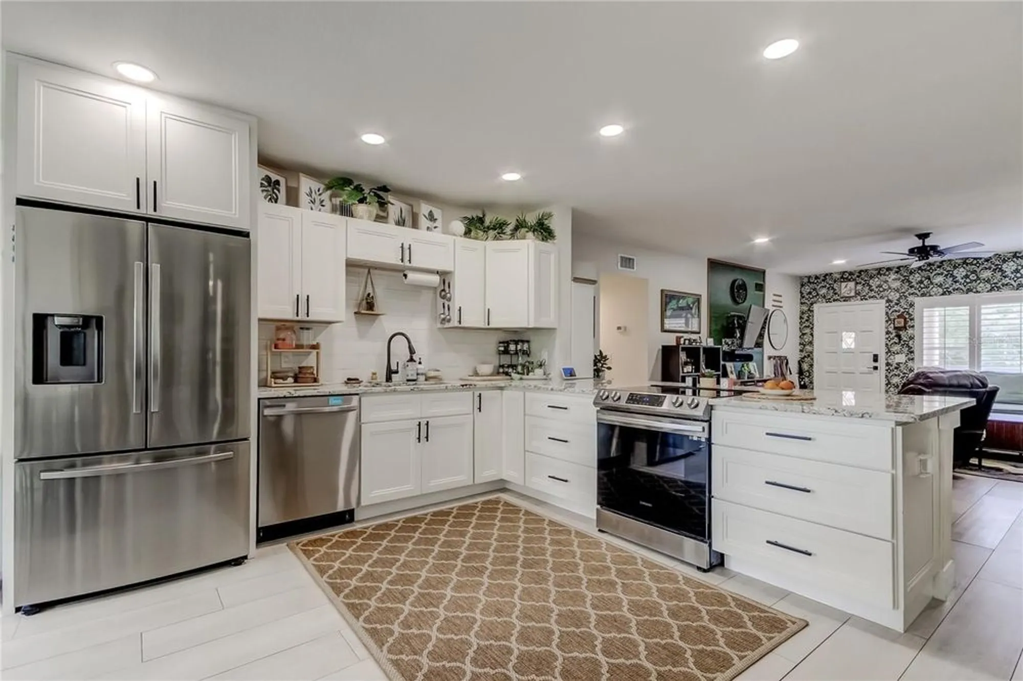 Property Slideshow image 16 of 66 | 2170 americus blvd 64, Clearwater, FL, 33763