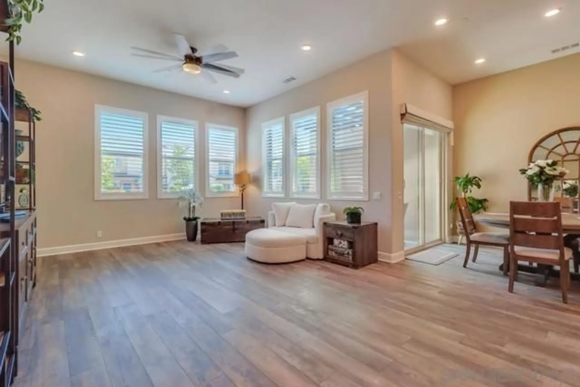 Property Slideshow image 13 of 40 | 16750 coyote bush dr unit 31, San Diego, CA, 92127