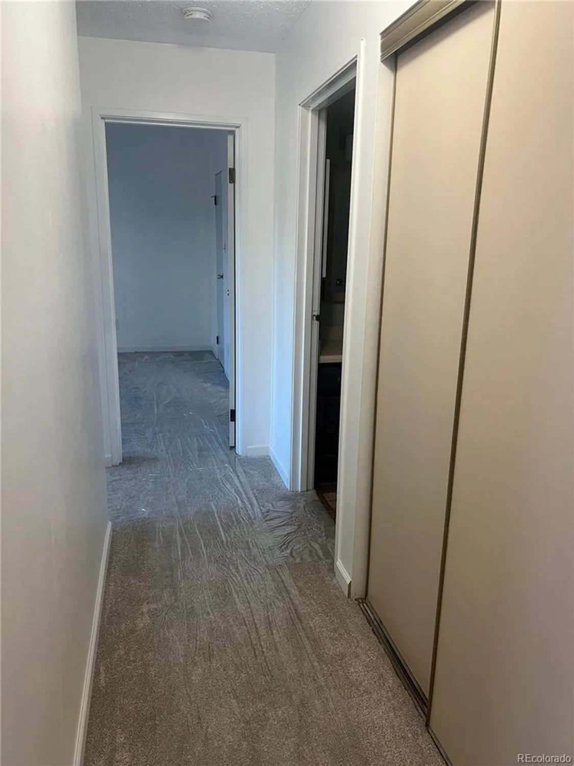 Property Slideshow image 9 of 19 | 13992 e marina dr 303, Aurora, CO, 80014