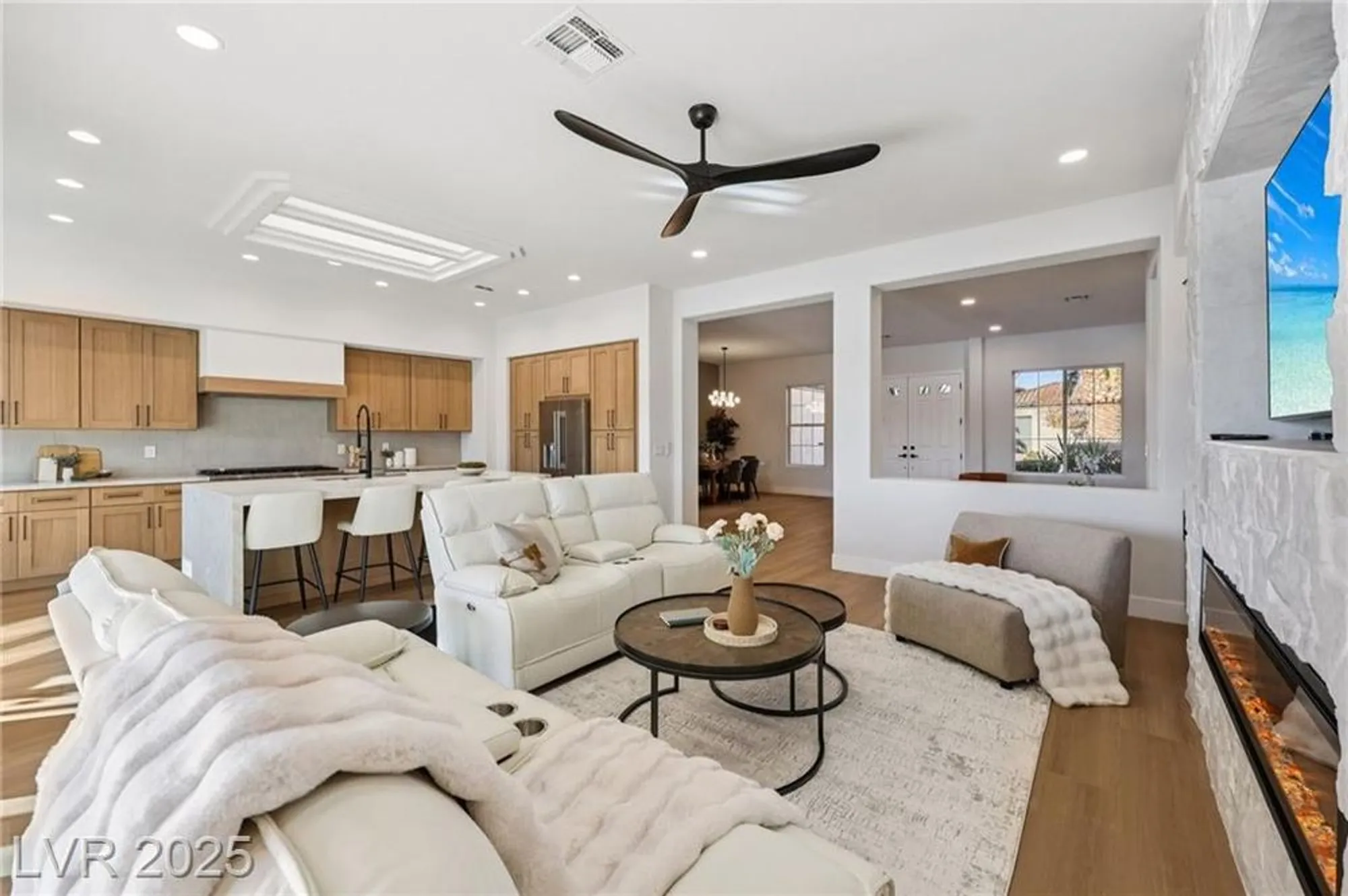 Property Slideshow image 15 of 84 | 2695 olivia heights ave, Henderson, NV, 89052