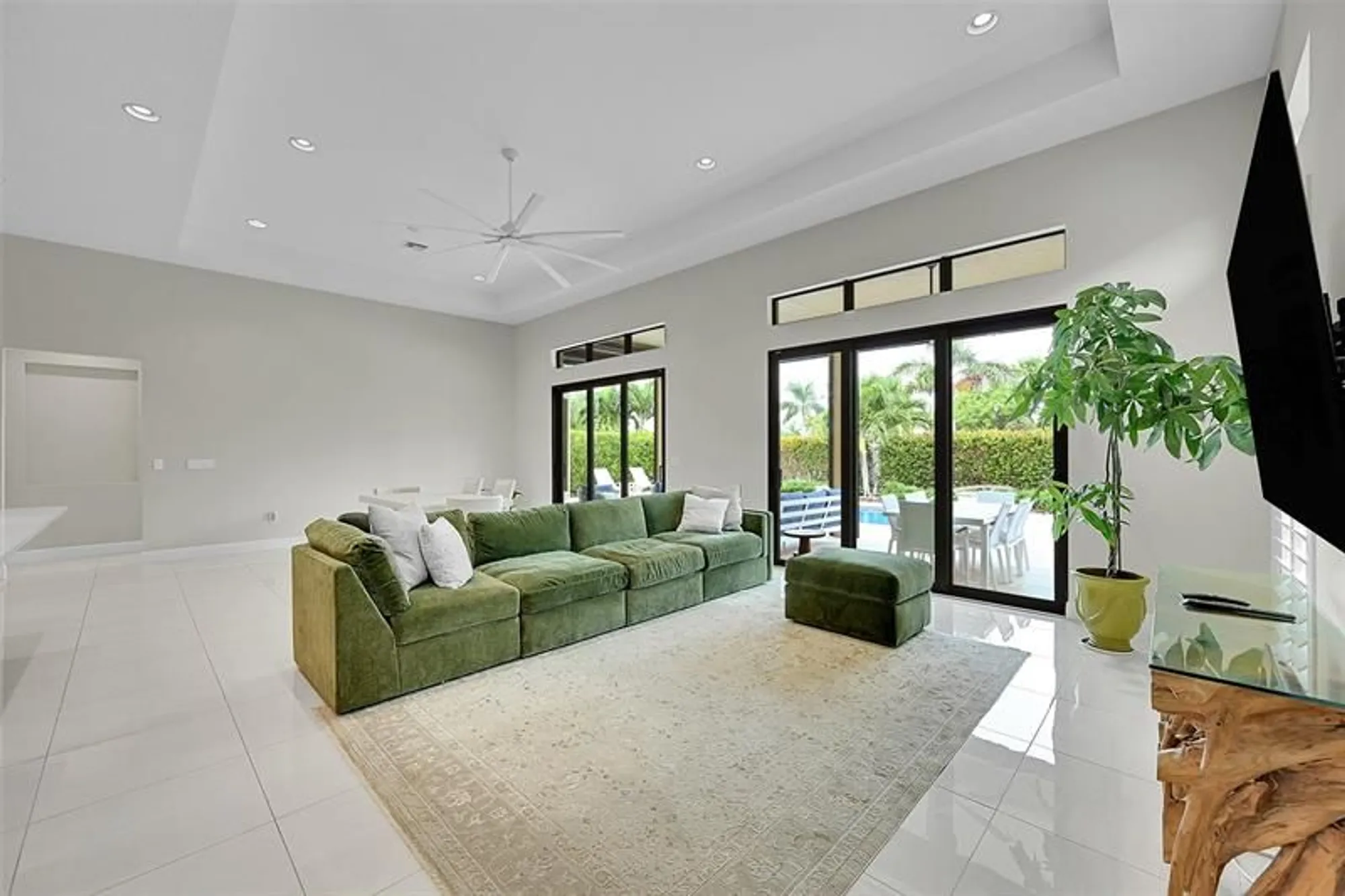 Property Slideshow image 6 of 28 | 9375 cantal cir, Parkland, FL, 33076