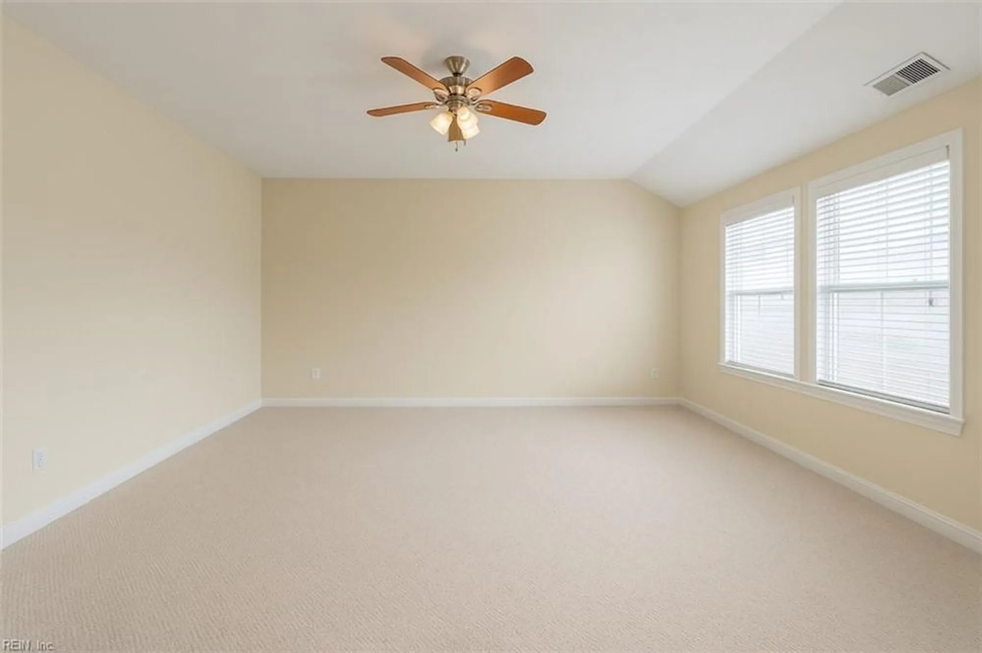 Property Slideshow image 11 of 14 | 817 nicholson ct, Chesapeake, VA, 23320