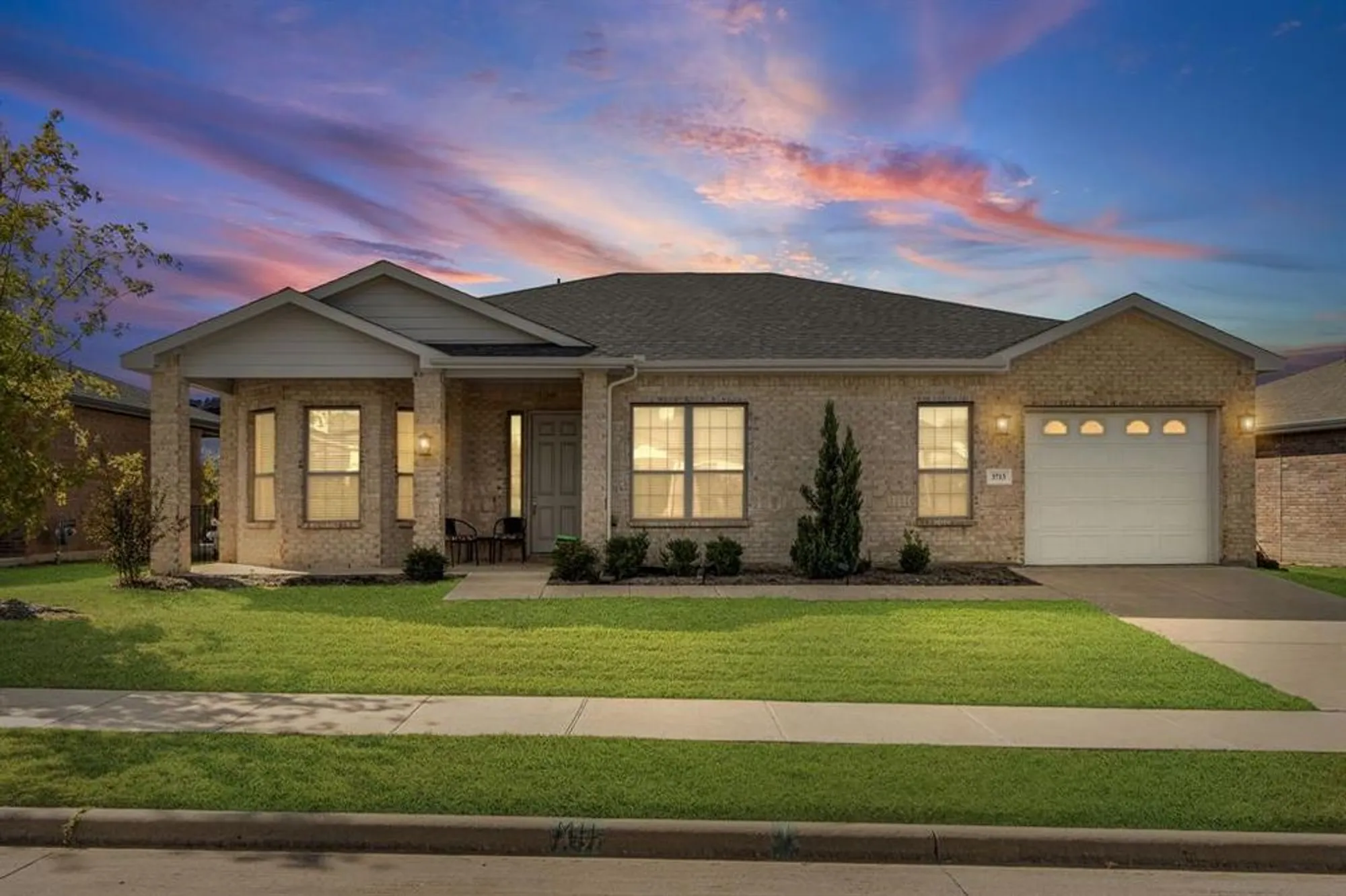 Property Slideshow image 2 of 32 | 3713 fireside ln, Mckinney, TX, 75071
