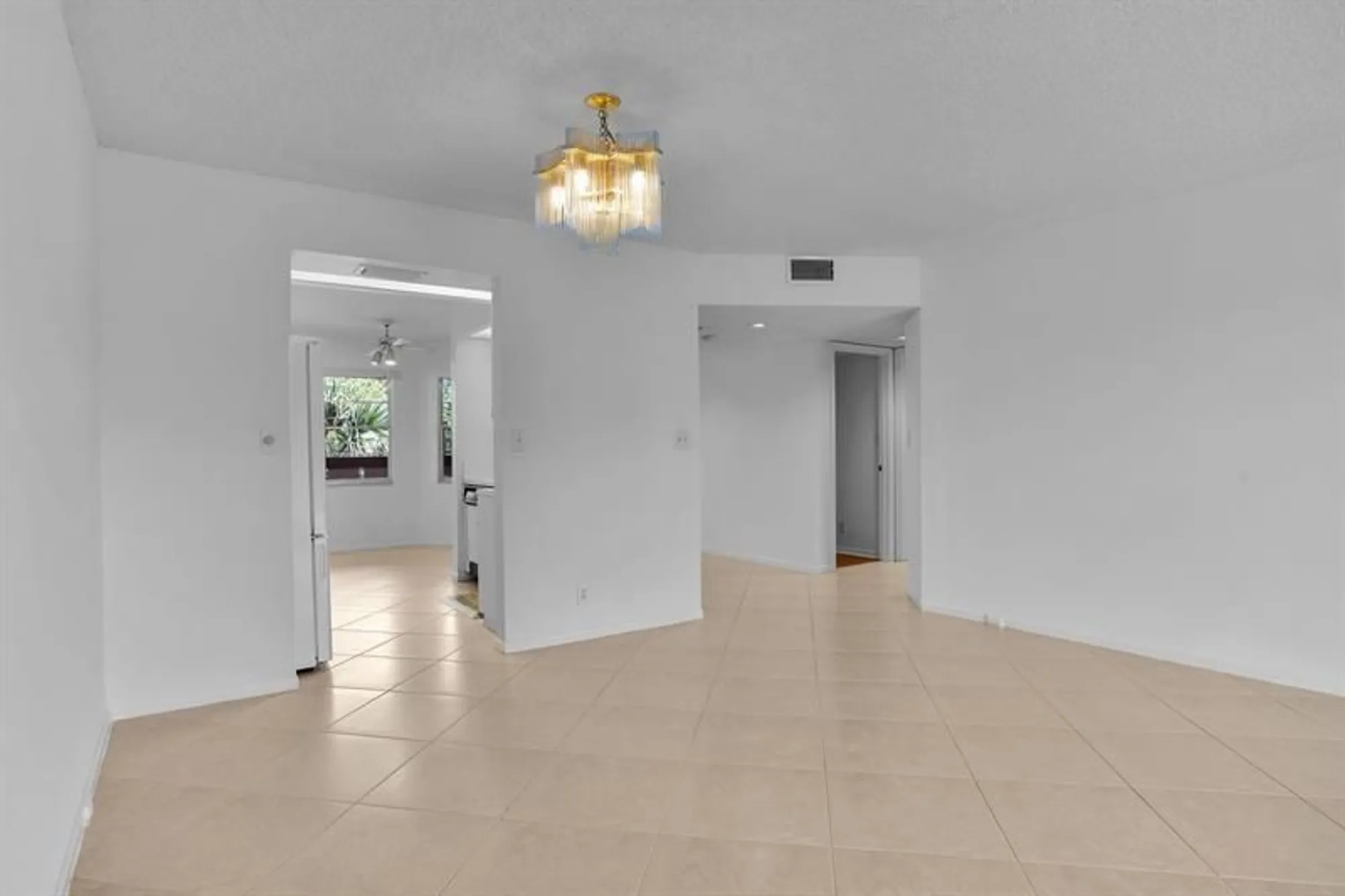 Property Slideshow image 14 of 30 | 1601 abaco dr d4, Coconut Creek, FL, 33066