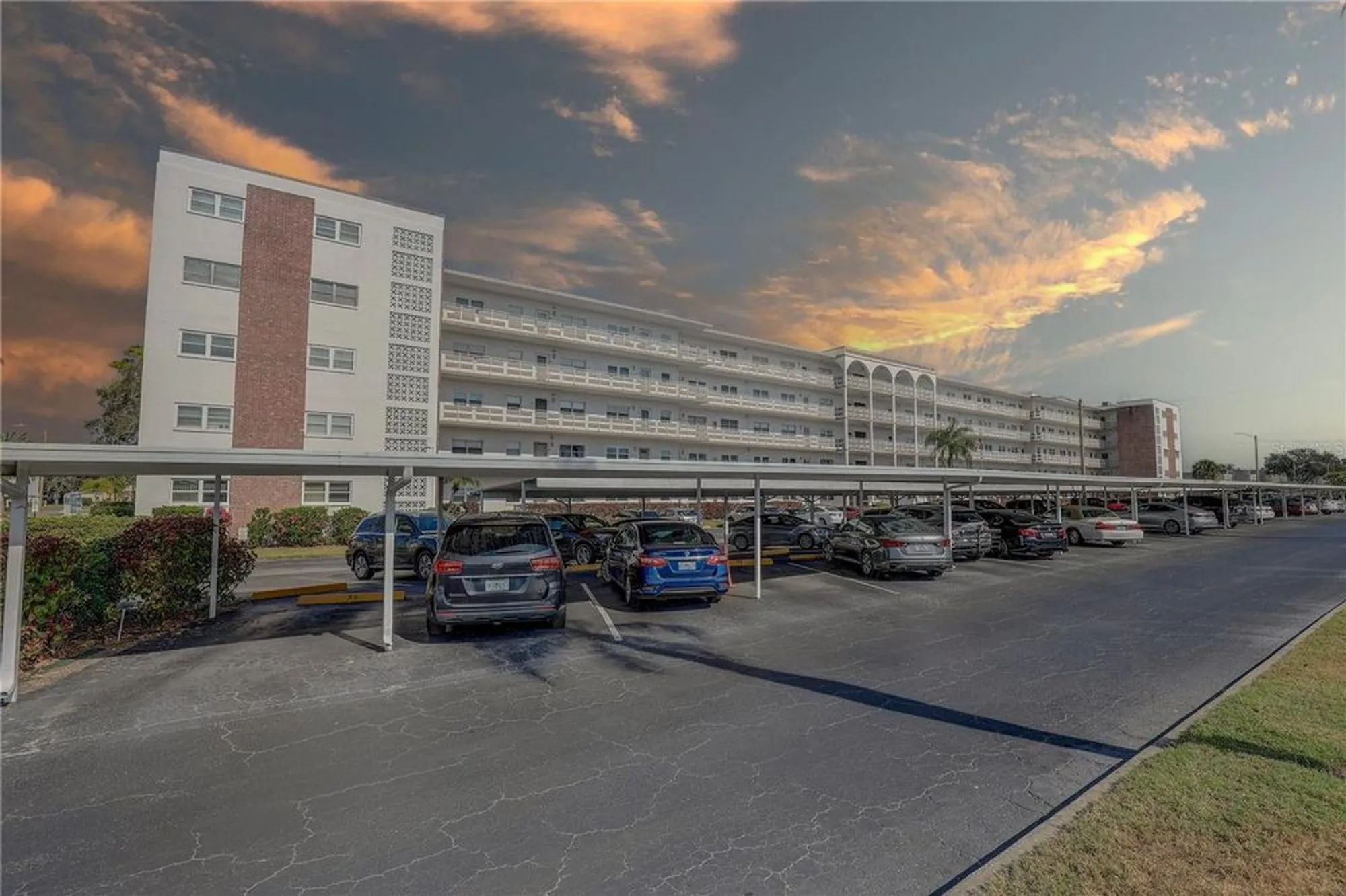 Property Slideshow image 28 of 41 | 5501 80th st n unit 406, Saint Petersburg, FL, 33709