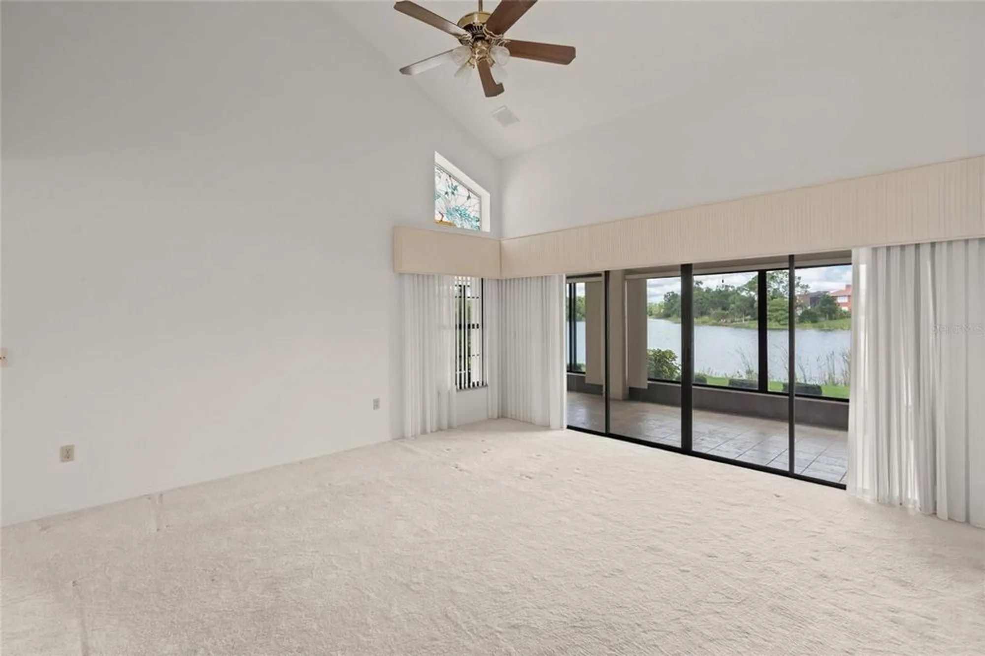 Property Slideshow image 5 of 43 | 7475 oak moss dr 20, Sarasota, FL, 34241