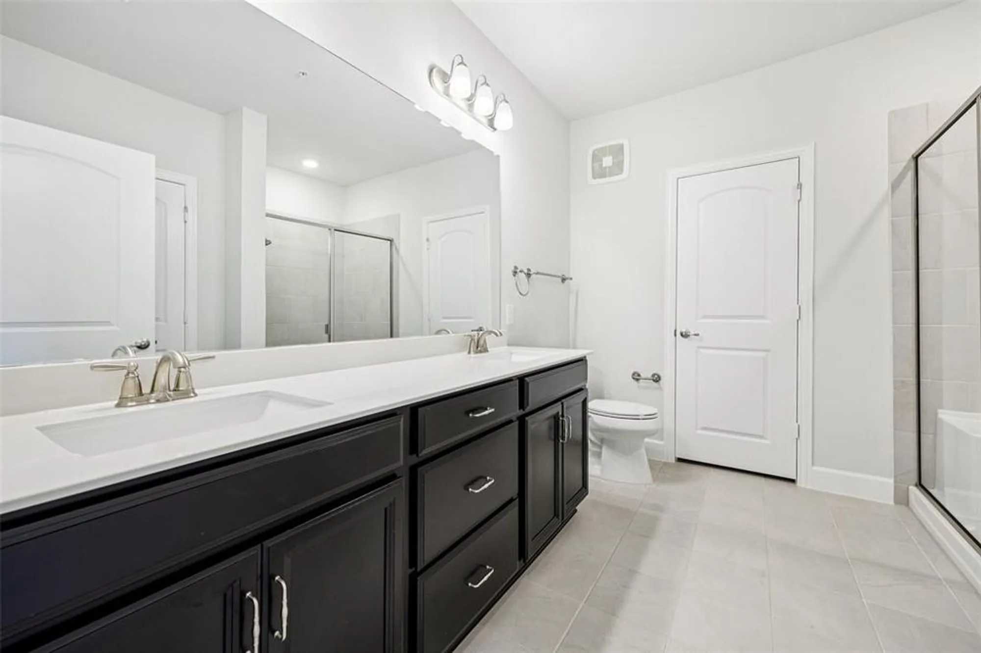 Property Slideshow image 12 of 35 | 1735 wittington pl apt 2203, Dallas, TX, 75234