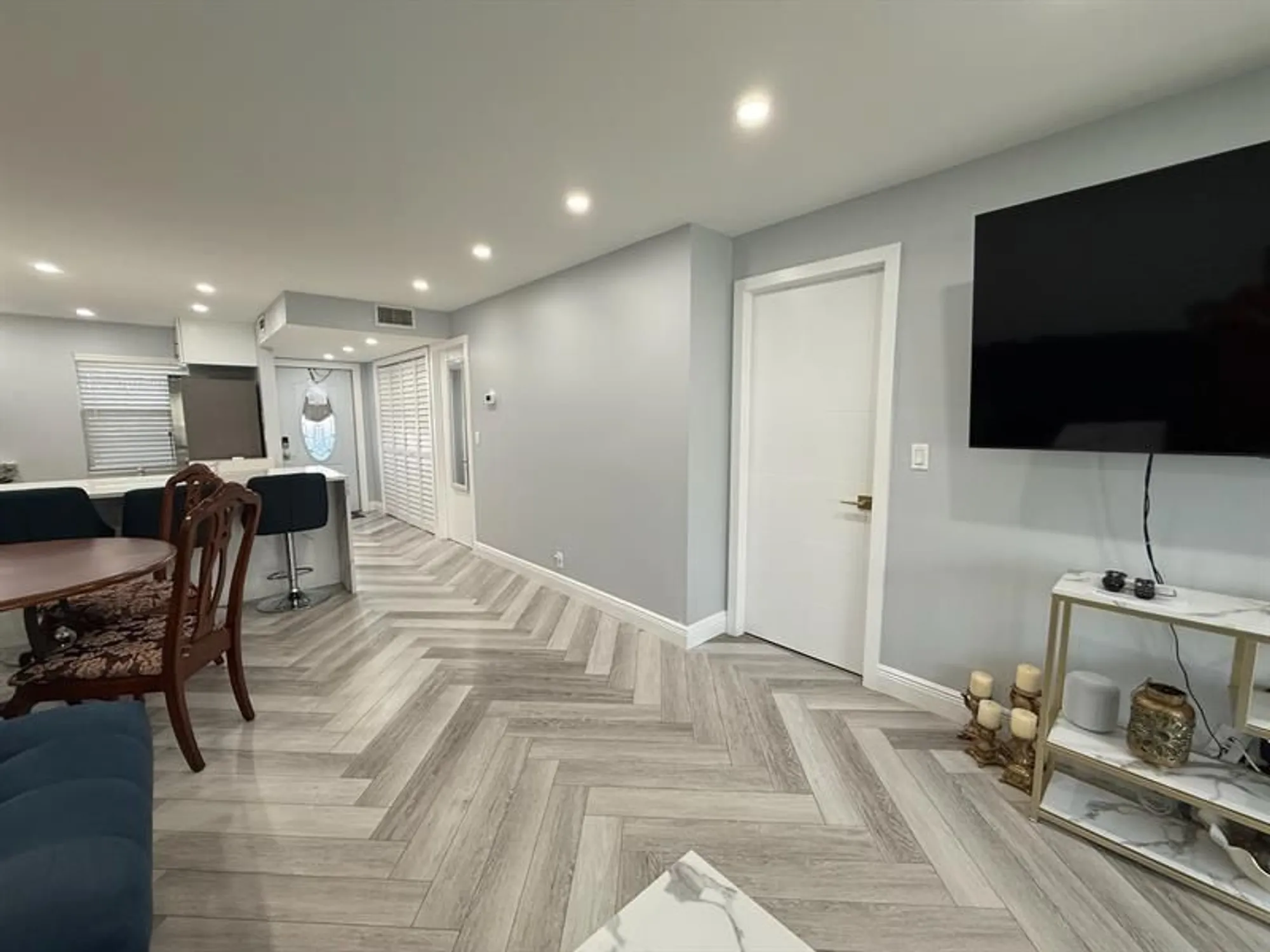 Property Slideshow image 7 of 30 | 7300 nw 5th pl apt 103, Margate, FL, 33063