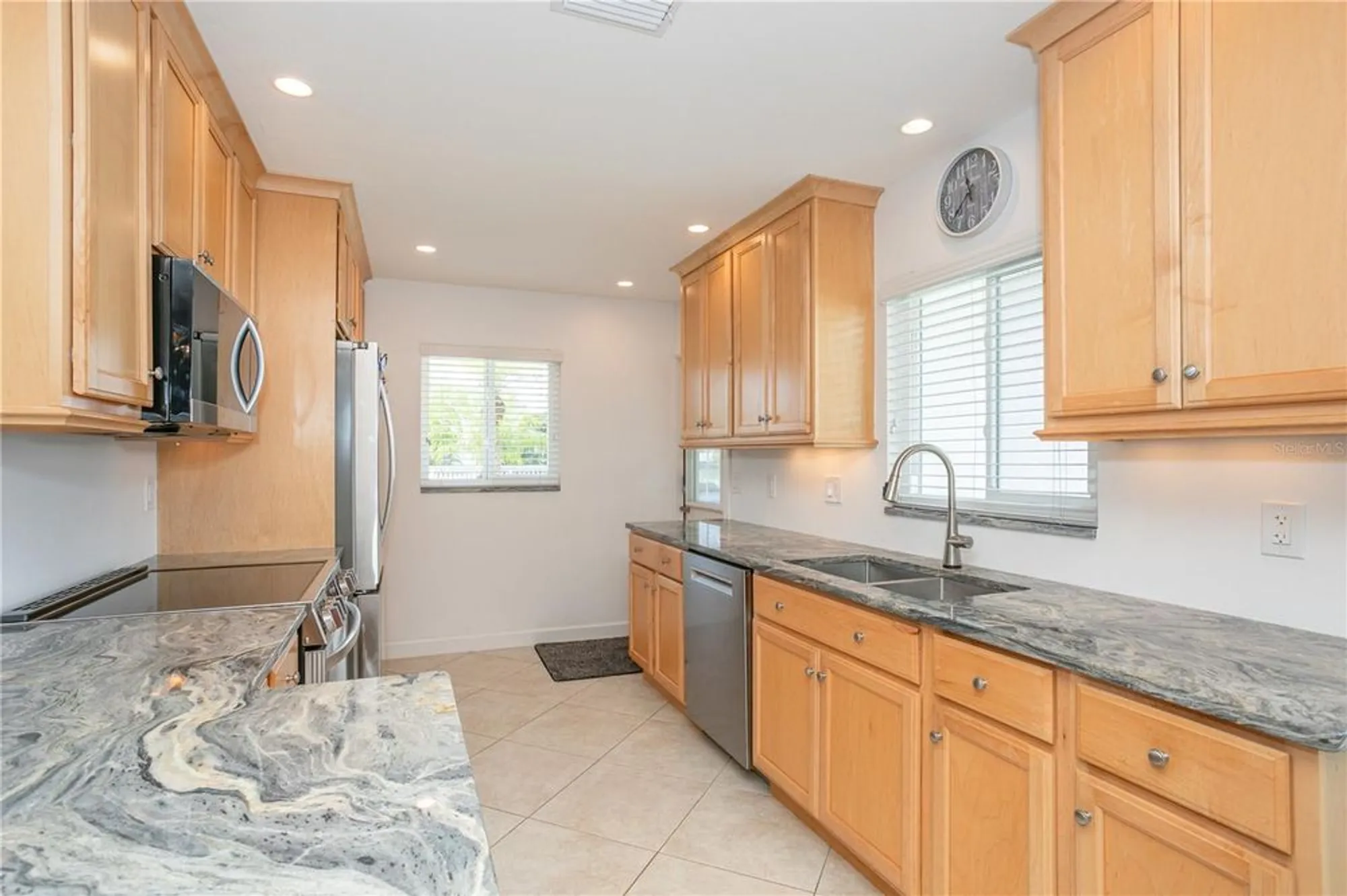 Property Slideshow image 23 of 62 | 214 fair winds dr # 214, Nokomis, FL, 34275