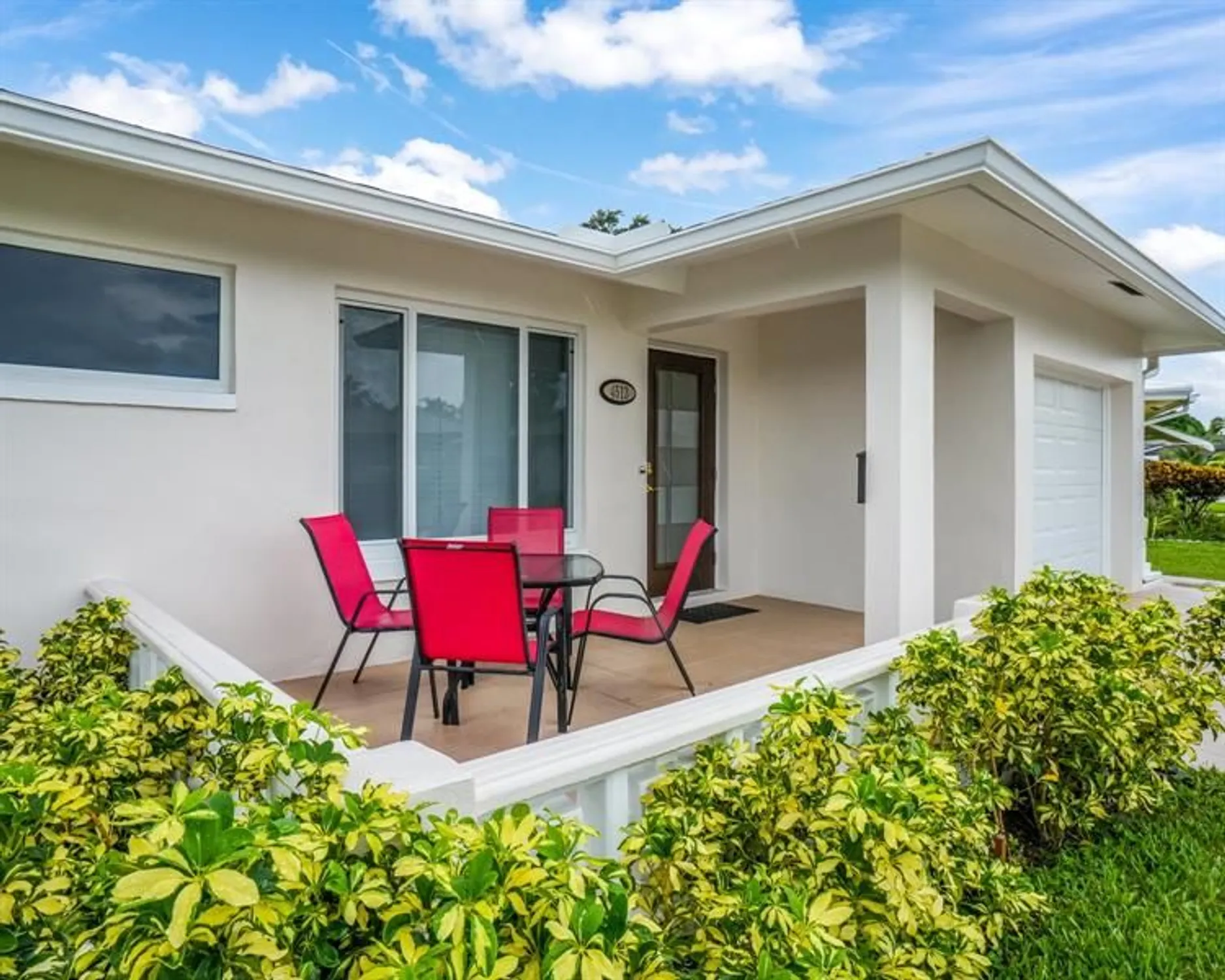 Property Slideshow image 22 of 42 | 4513 nw 43rd ter, Tamarac, FL, 33319