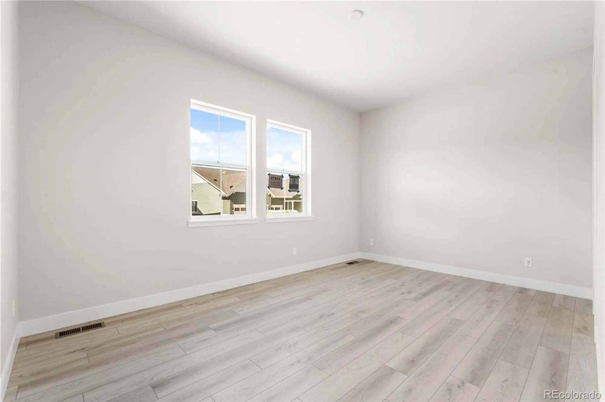 Property Slideshow image 9 of 38 | 11472 autumn moon st, Littleton, CO, 80125