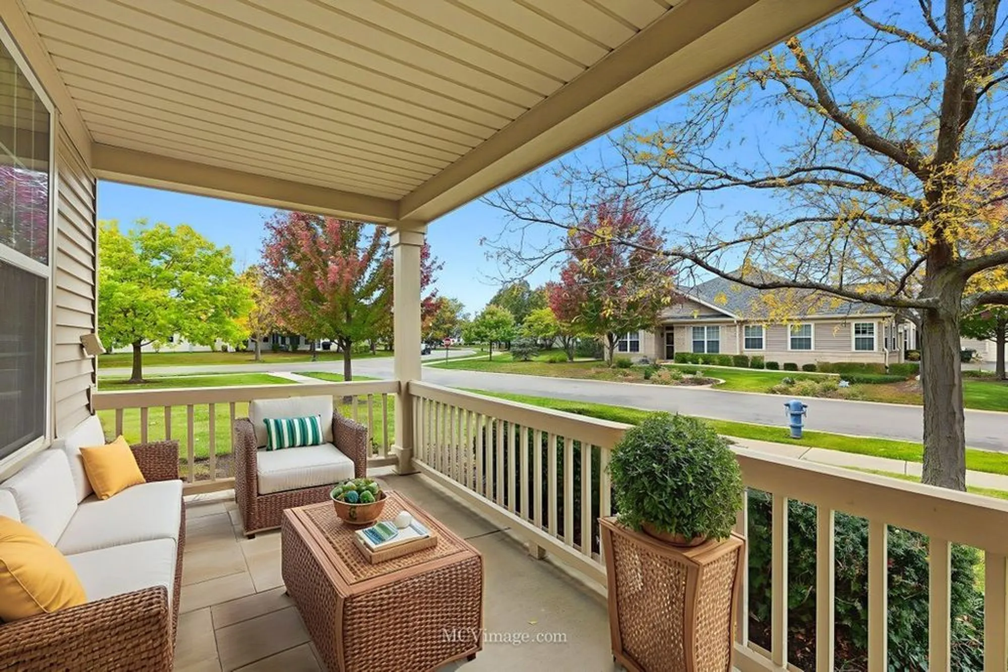 Property Slideshow image 9 of 34 | 21525 lake saint clair dr, Crest Hill, IL, 60403