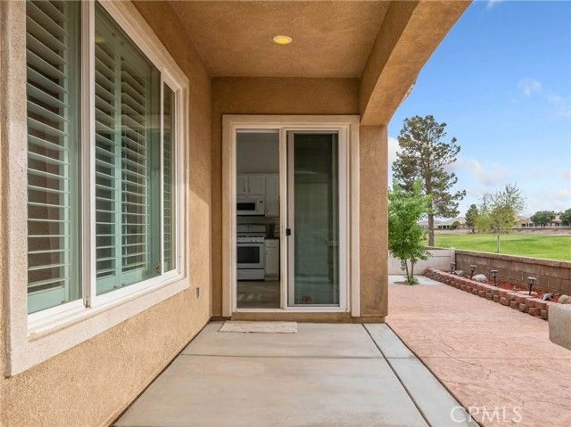 Property Slideshow image 34 of 36 | 10364 lakeshore dr, Apple Valley, CA, 92308