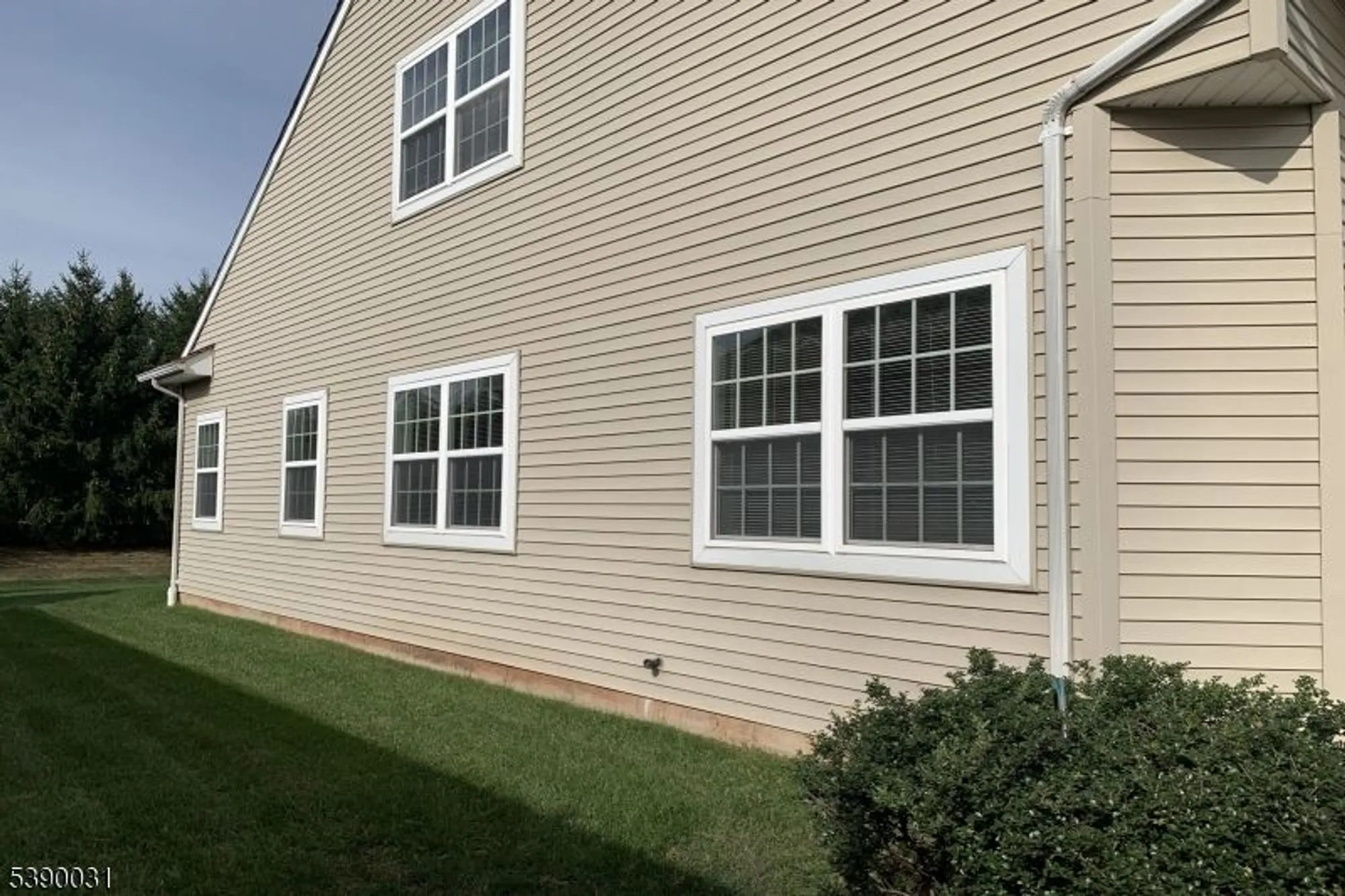 Property Slideshow image 8 of 42 | 29 medici dr, Somerset, NJ, 08873