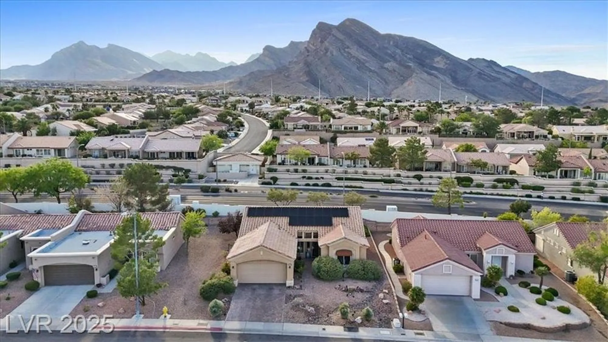 Property Slideshow image 3 of 37 | 2525 banora point dr, Las Vegas, NV, 89134