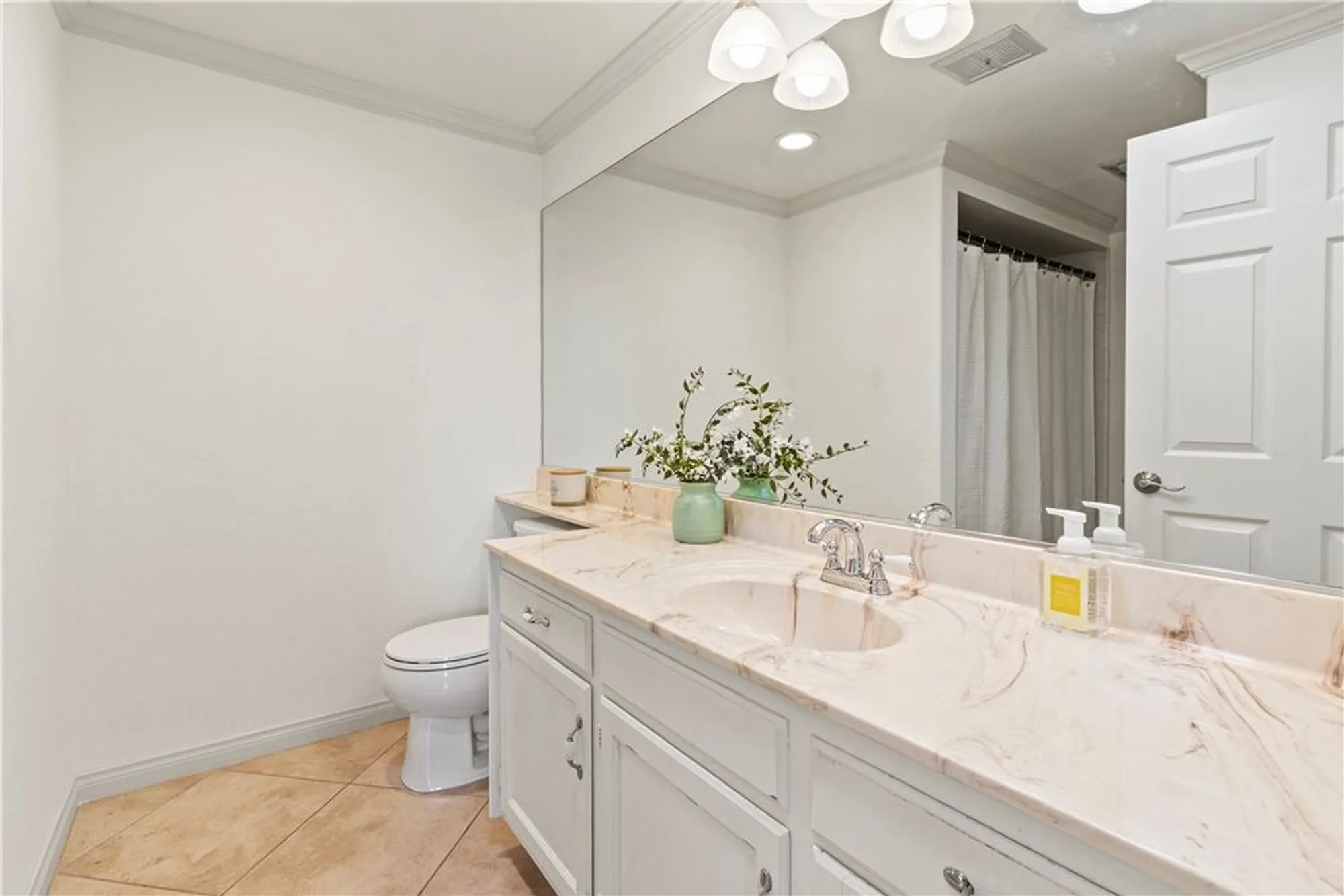 Property Slideshow image 16 of 24 | 2044 via mariposa e a, Laguna Woods, CA, 92637