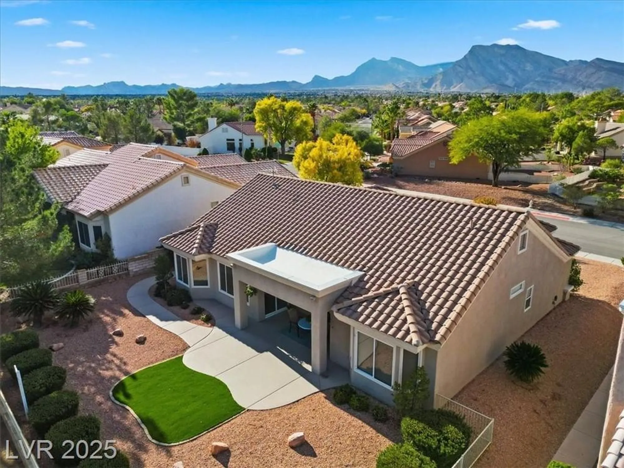 Property Slideshow image 39 of 52 | 2904 castle bar dr, Las Vegas, NV, 89134